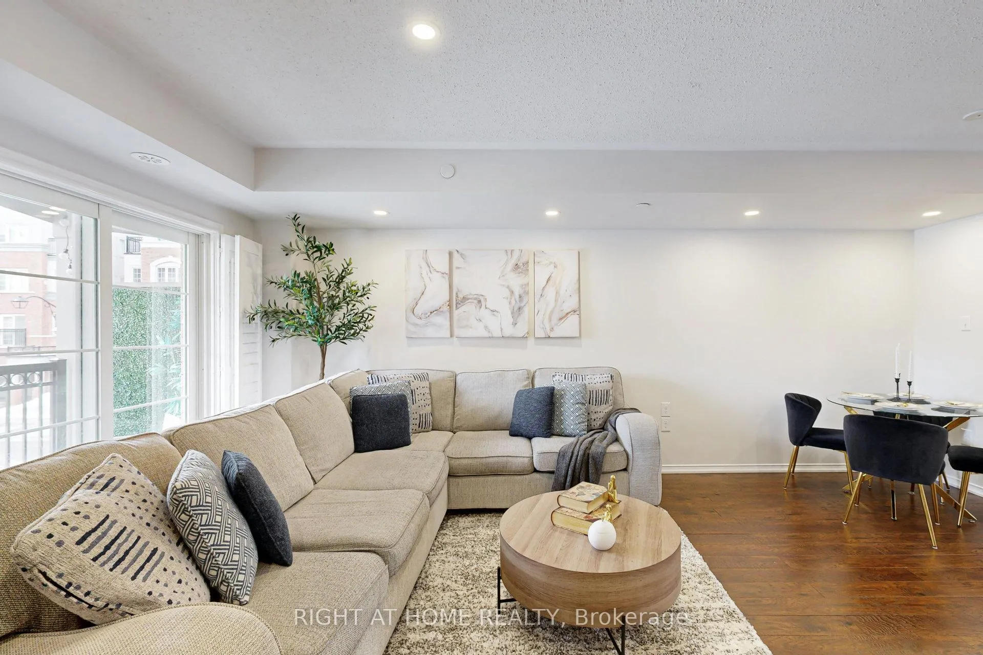 Photo 6 of 2558 Bromus Path, Oshawa, Windfields — HOMEH