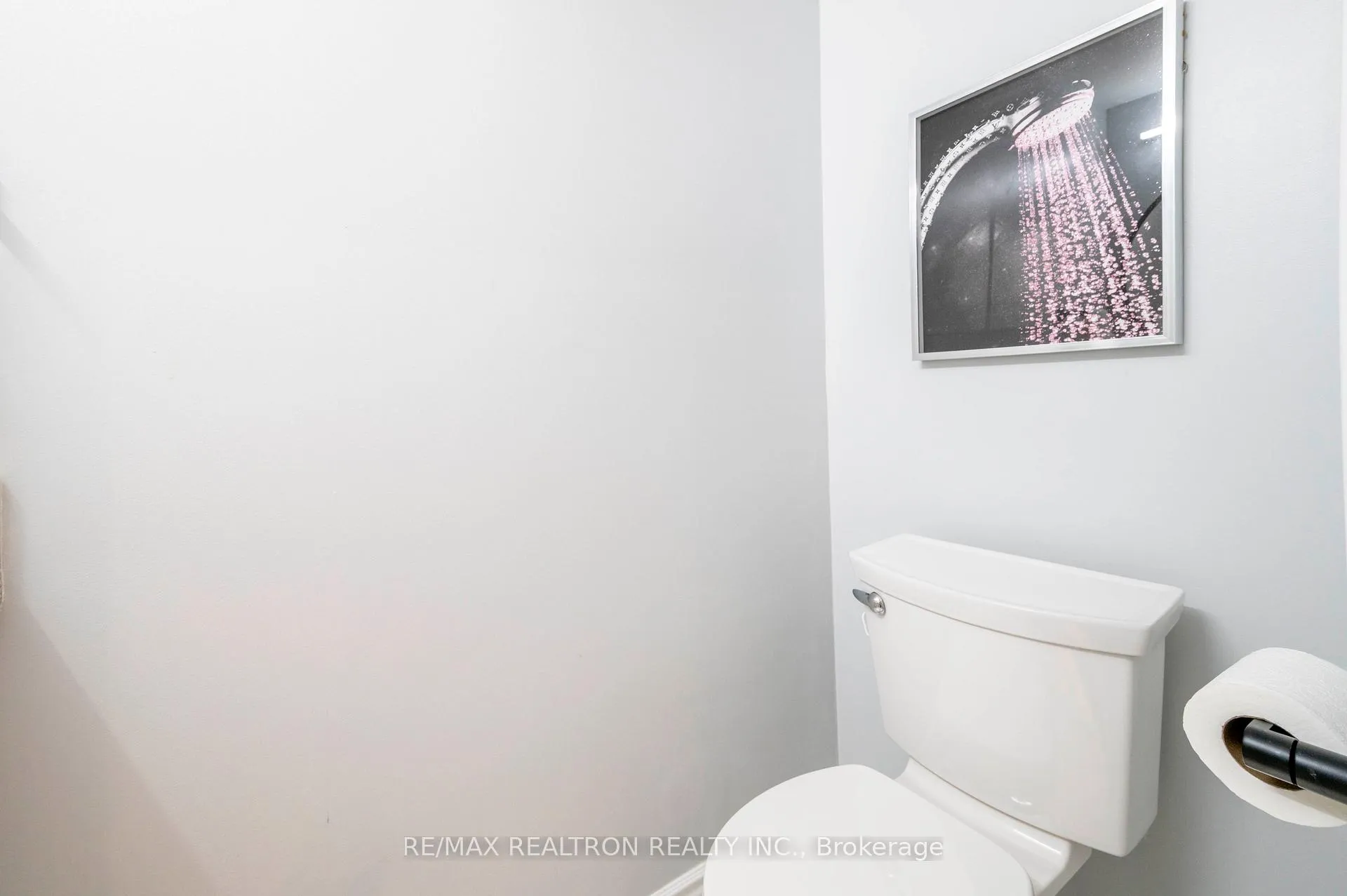 Photo 10 of 25 Pennefather Lane, Ajax, Central — HOMEH