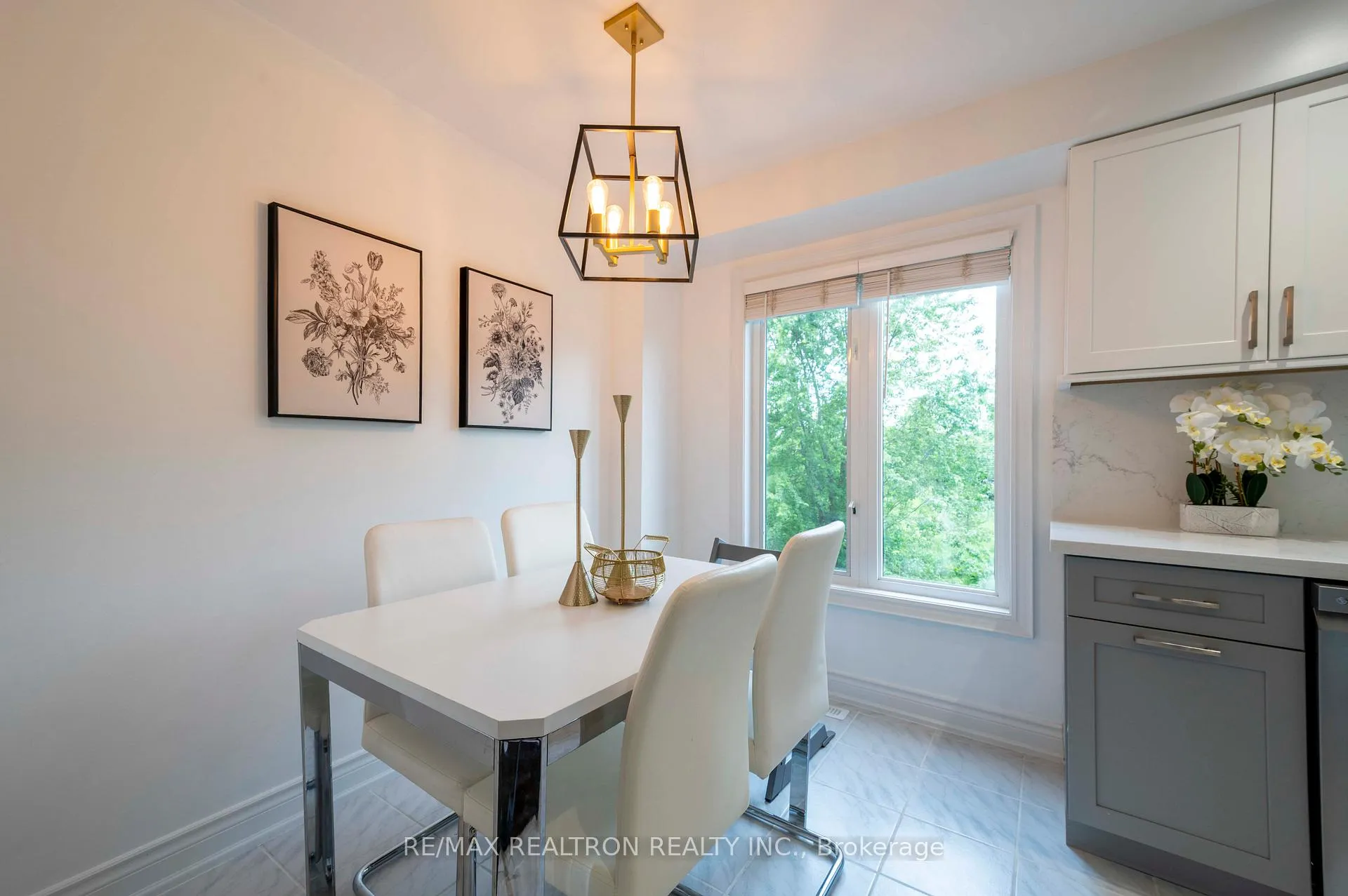 Photo 11 of 25 Pennefather Lane, Ajax, Central — HOMEH