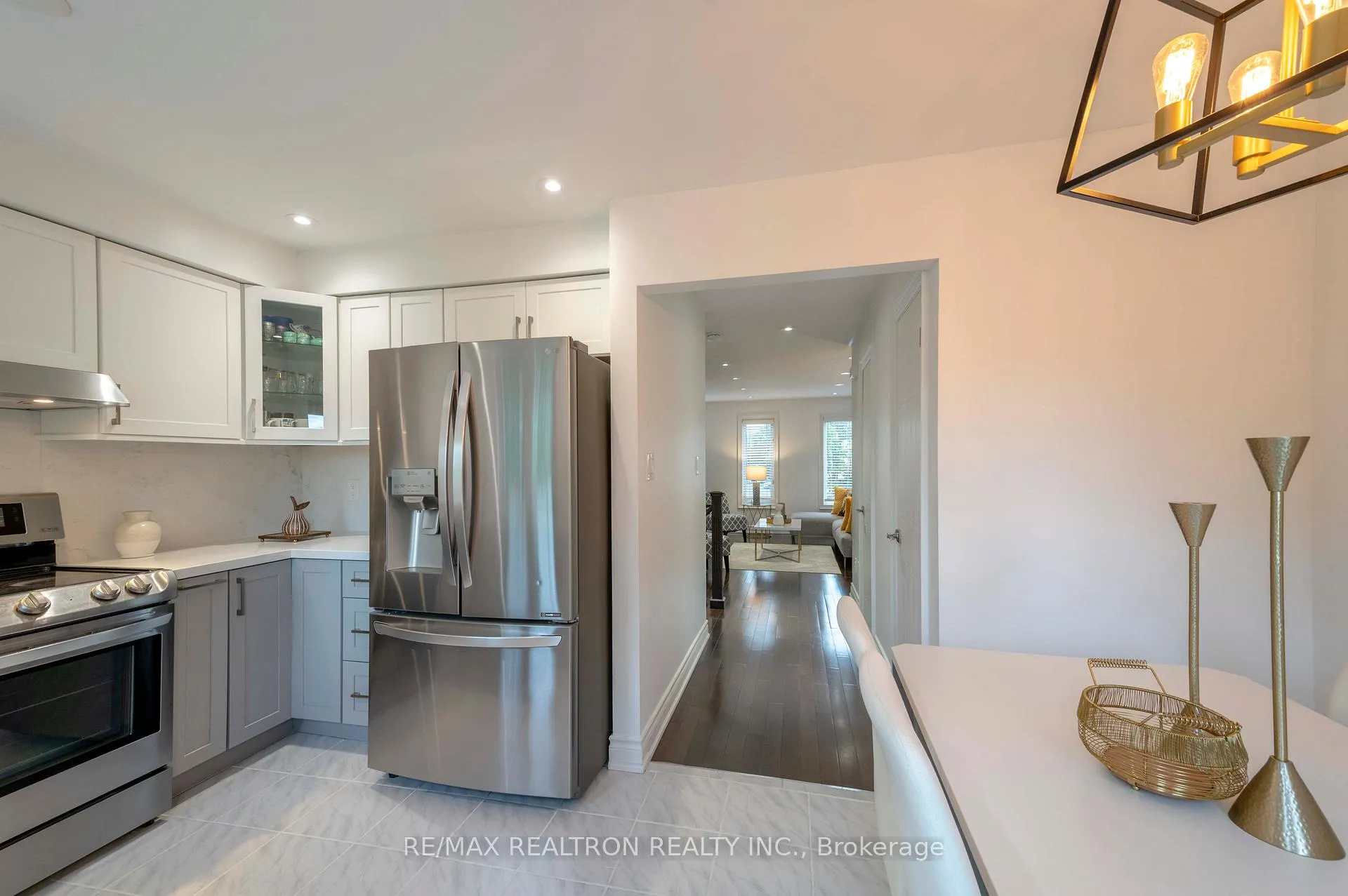 Photo 12 of 25 Pennefather Lane, Ajax, Central — HOMEH