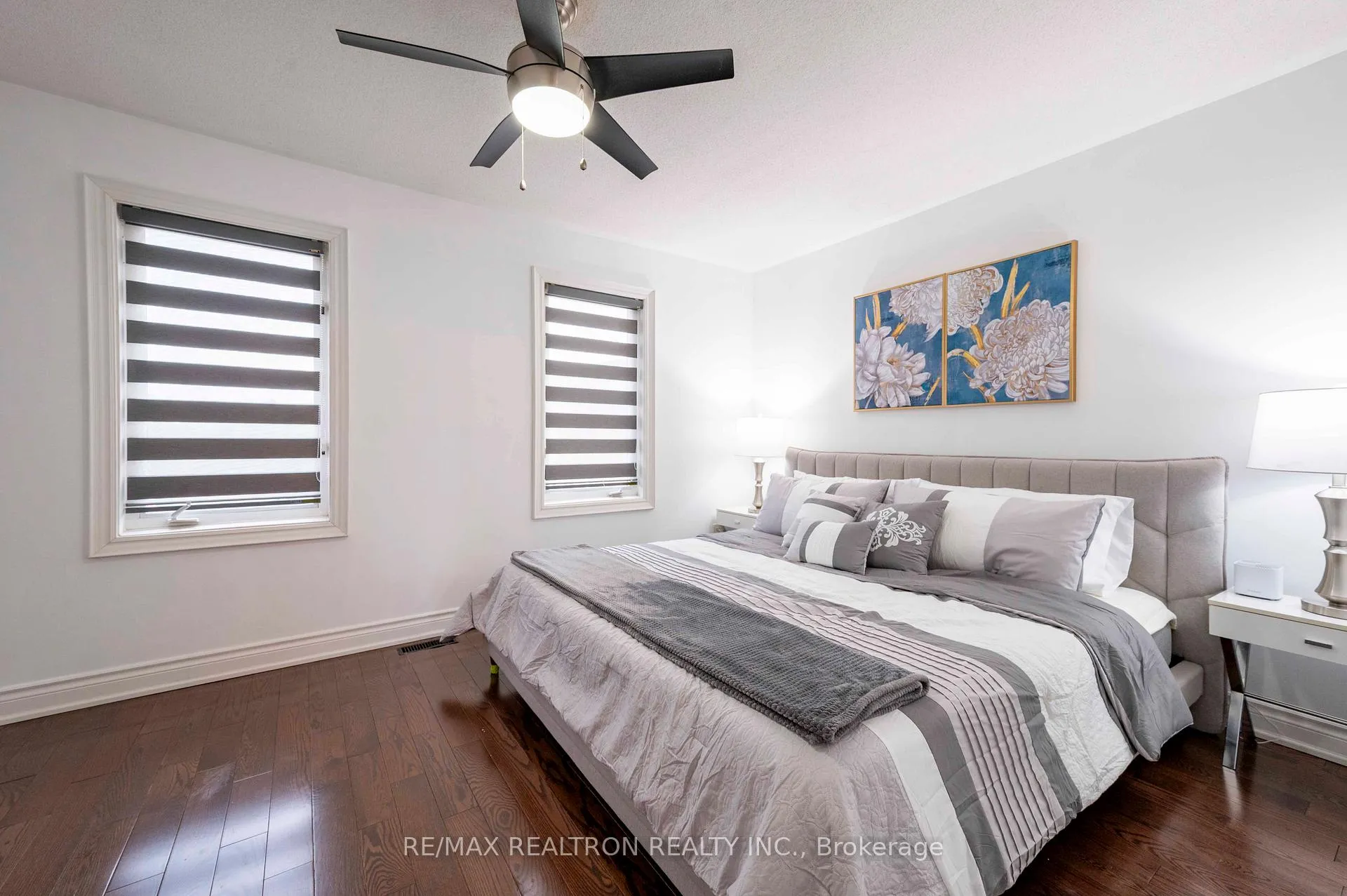 Photo 17 of 25 Pennefather Lane, Ajax, Central — HOMEH