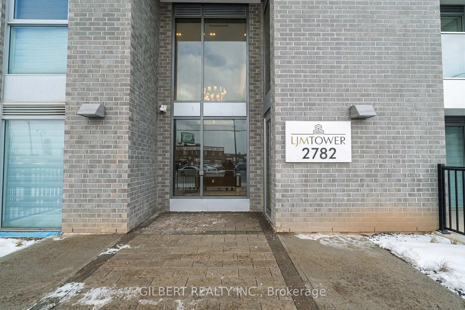 Photo 2 of 2782 Barton Street, Hamilton, Riverdale — HOMEH