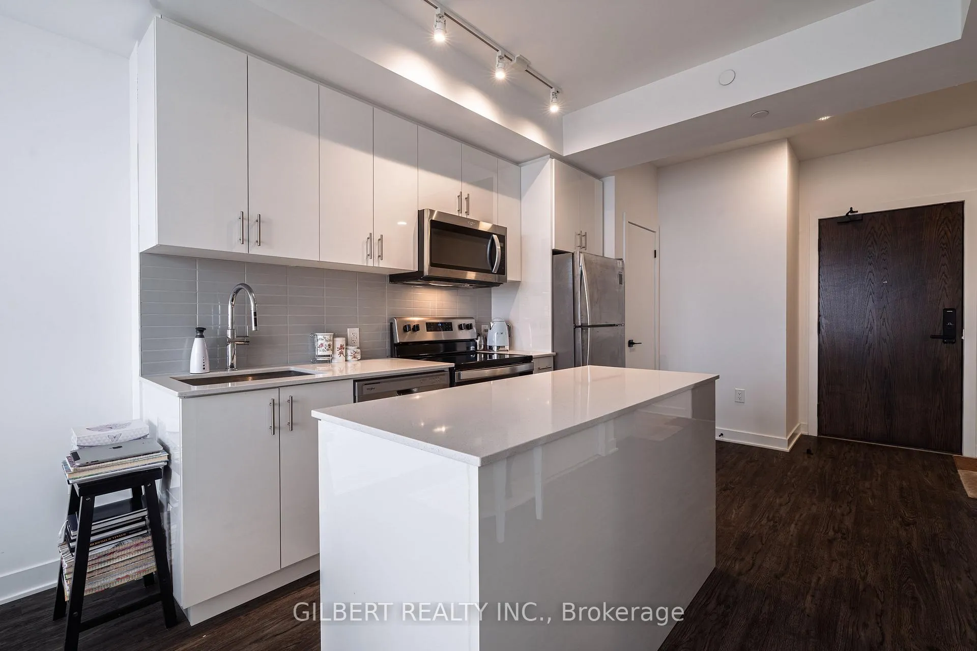 Photo 8 of 2782 Barton Street, Hamilton, Riverdale — HOMEH