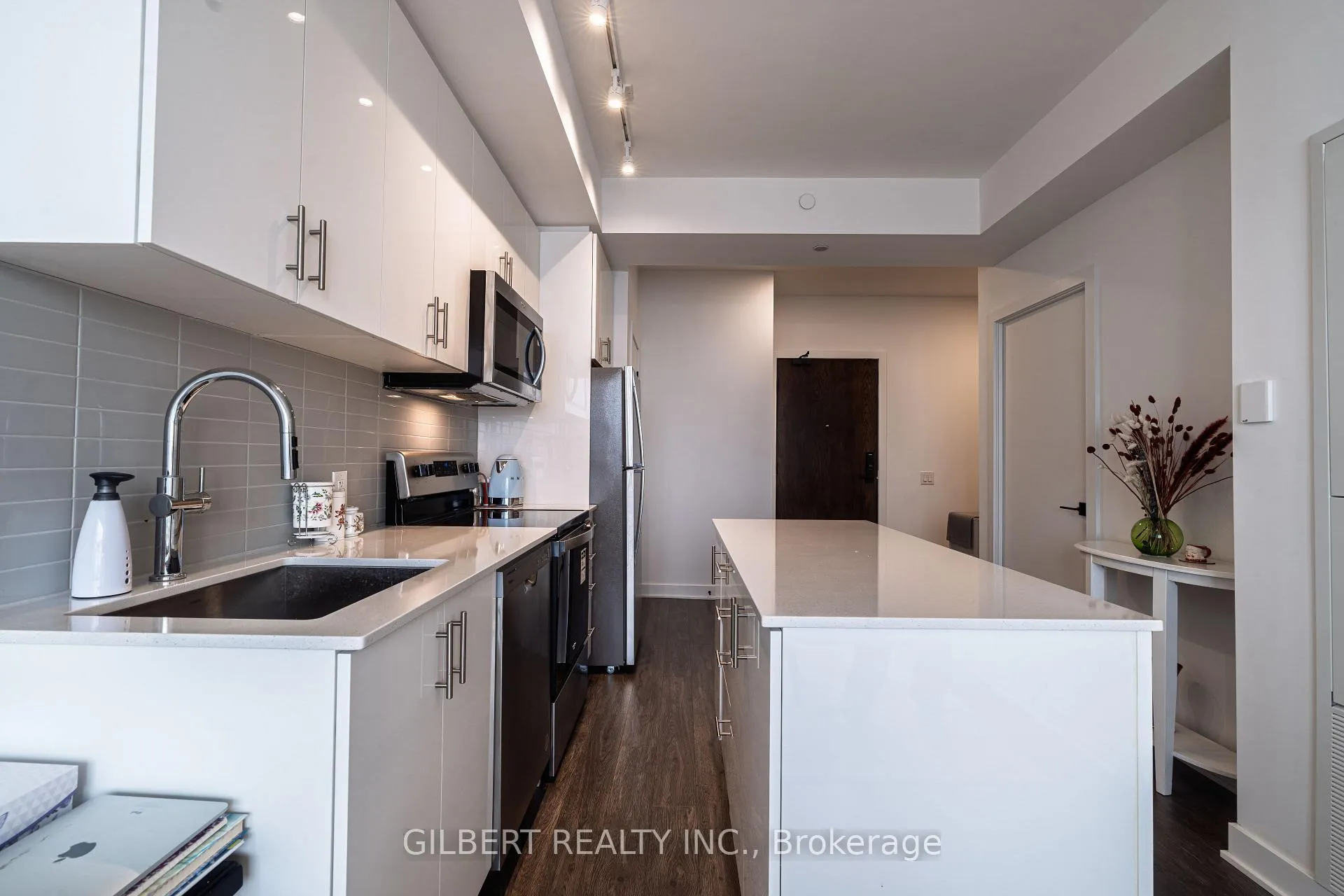Photo 9 of 2782 Barton Street, Hamilton, Riverdale — HOMEH