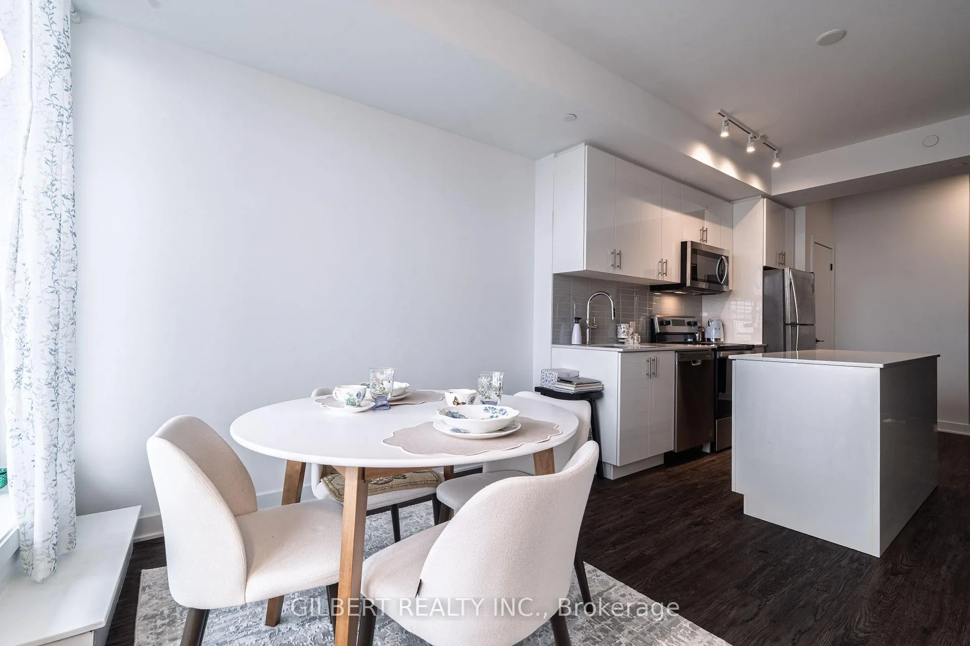 Photo 13 of 2782 Barton Street, Hamilton, Riverdale — HOMEH