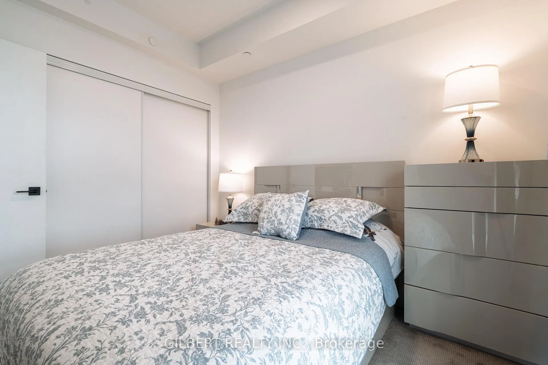 Photo 16 of 2782 Barton Street, Hamilton, Riverdale — HOMEH