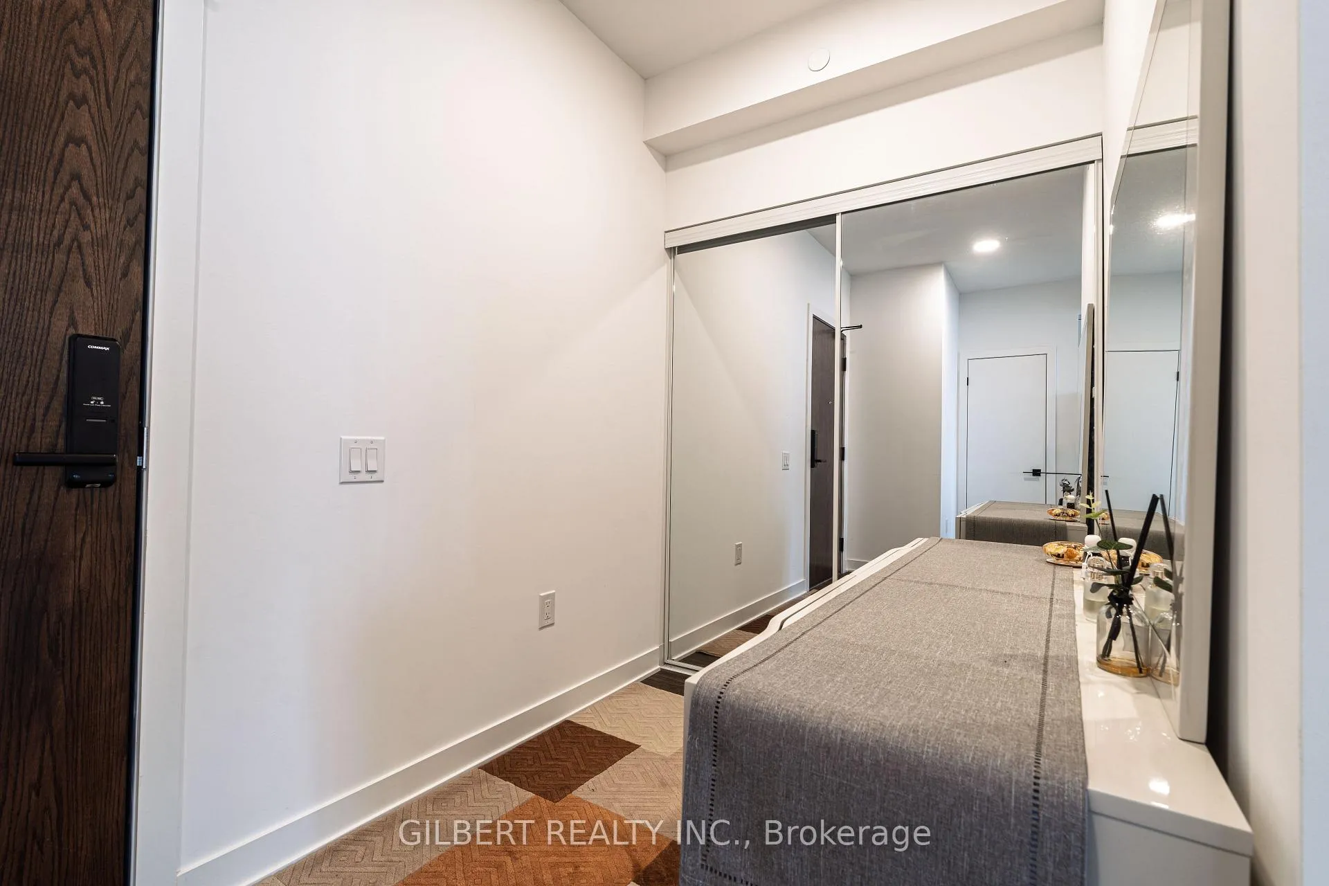 Photo 18 of 2782 Barton Street, Hamilton, Riverdale — HOMEH
