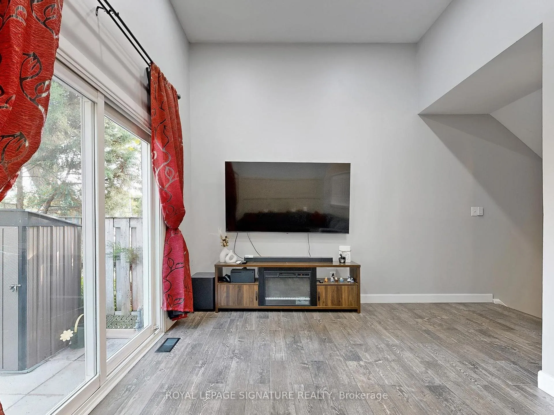 Photo 11 of Unit 101, 1133 Ritson Road N, Oshawa, Centennial — HOMEH