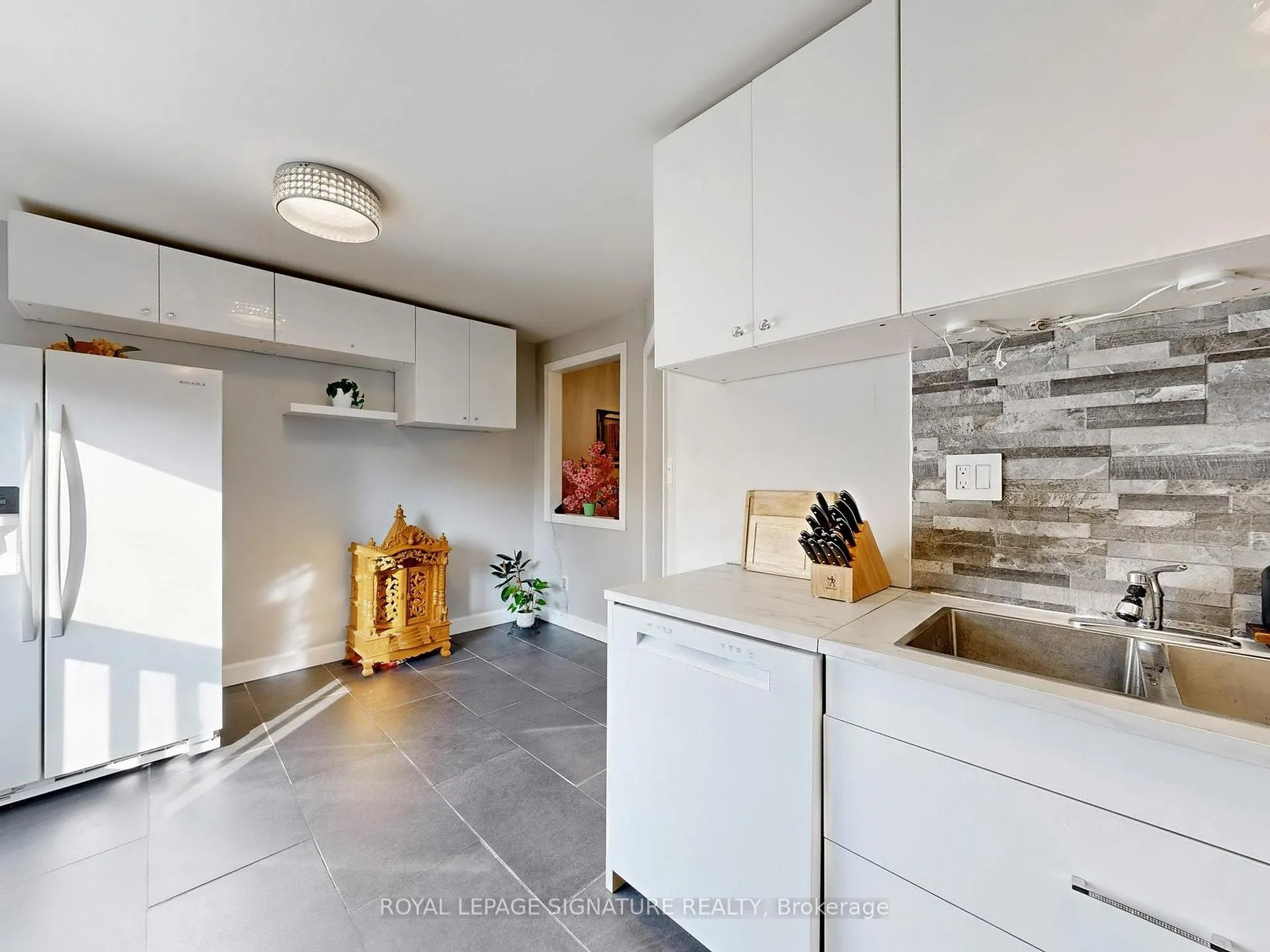 Photo 17 of Unit 101, 1133 Ritson Road N, Oshawa, Centennial — HOMEH