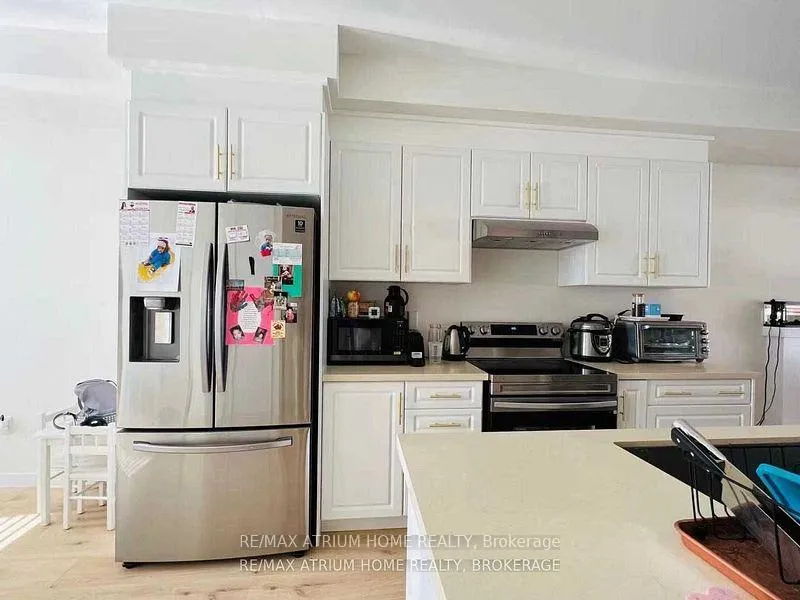 Photo 3 of 18 Mcnaughton Road, Vaughan, Maple — HOMEH