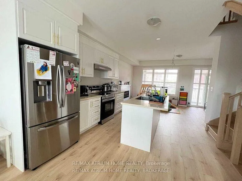 Photo 5 of 18 Mcnaughton Road, Vaughan, Maple — HOMEH