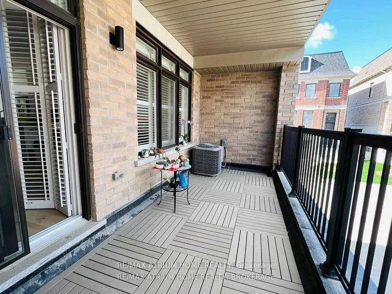 Photo 7 of 18 Mcnaughton Road, Vaughan, Maple — HOMEH