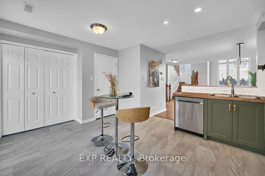 Photo 13 of 210 Keltie Private, Ottawa, Barrhaven - Longfields — HOMEH