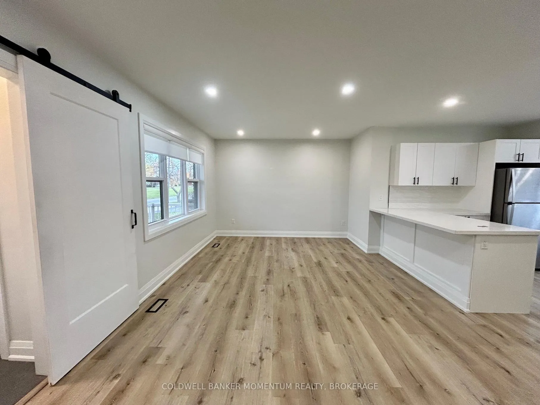 Photo 5 of Unit Main, 34 Golden Boulevard, Welland, Lincoln/Crowland — HOMEH