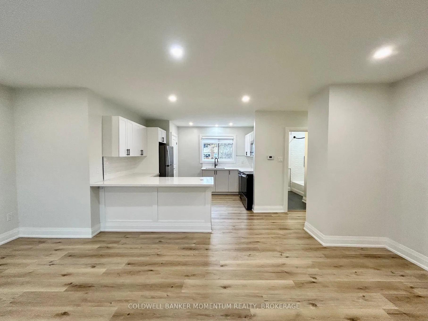 Photo 7 of Unit Main, 34 Golden Boulevard, Welland, Lincoln/Crowland — HOMEH