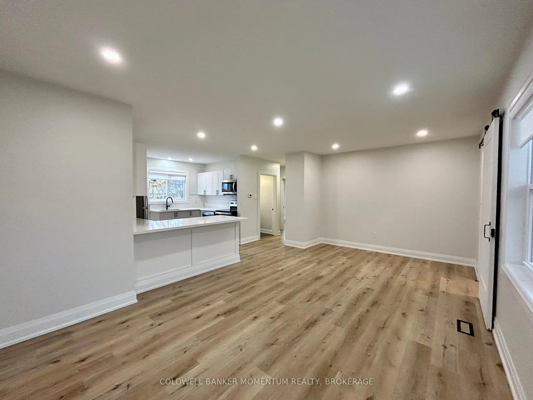 Photo 8 of Unit Main, 34 Golden Boulevard, Welland, Lincoln/Crowland — HOMEH