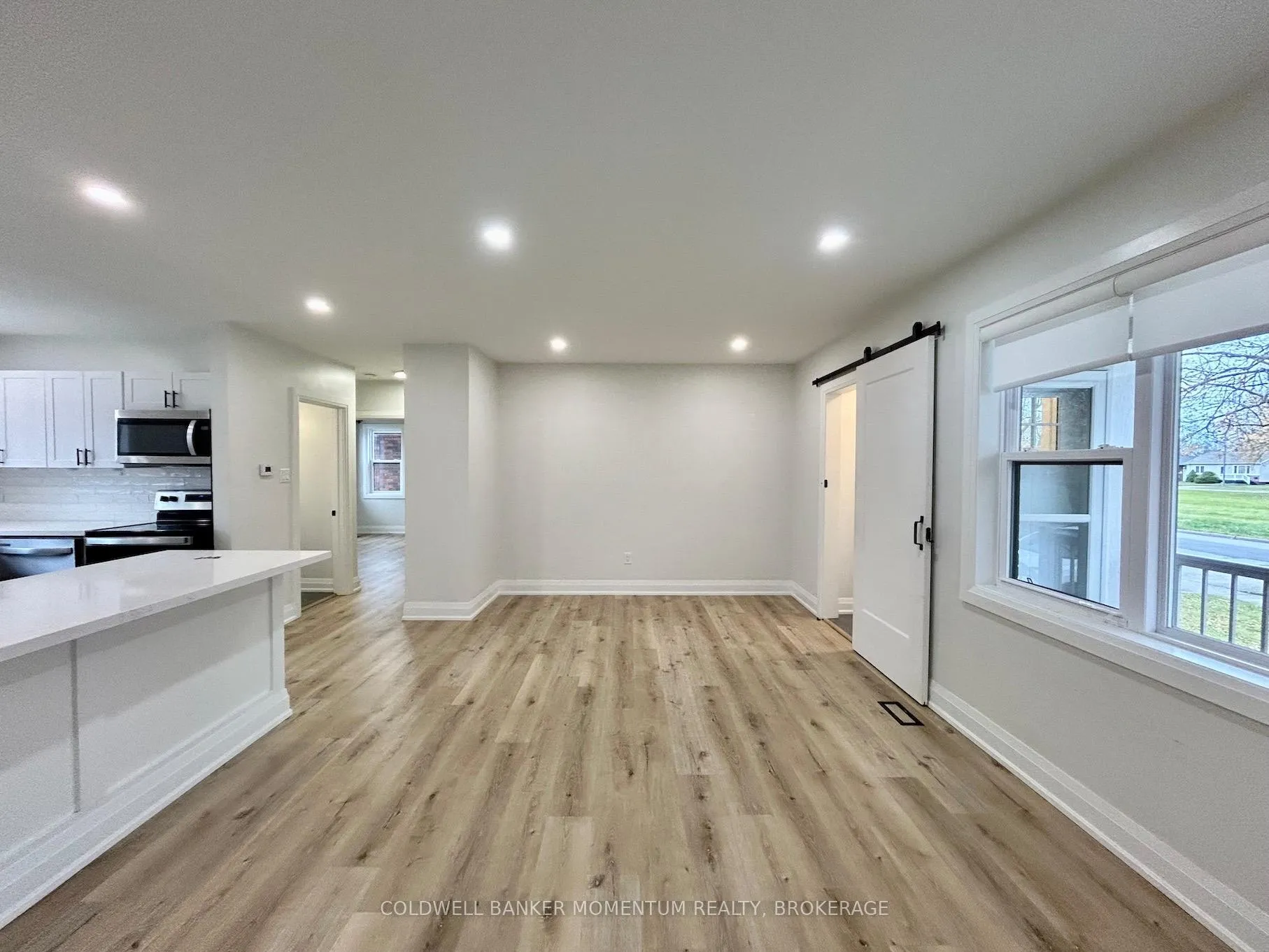Photo 9 of Unit Main, 34 Golden Boulevard, Welland, Lincoln/Crowland — HOMEH