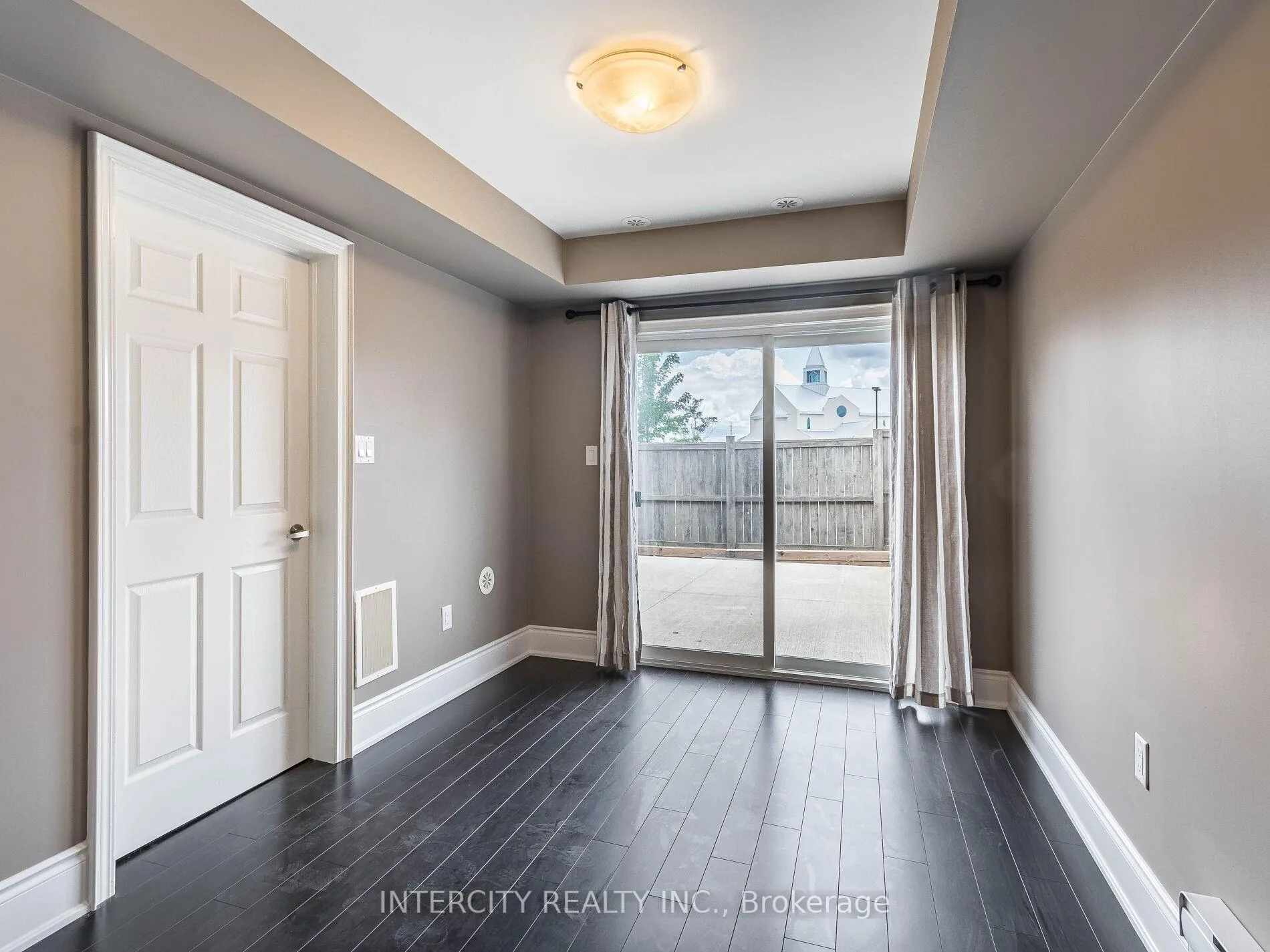 Photo 36 of 21 Vanhorne Close, Brampton, Brampton North — HOMEH