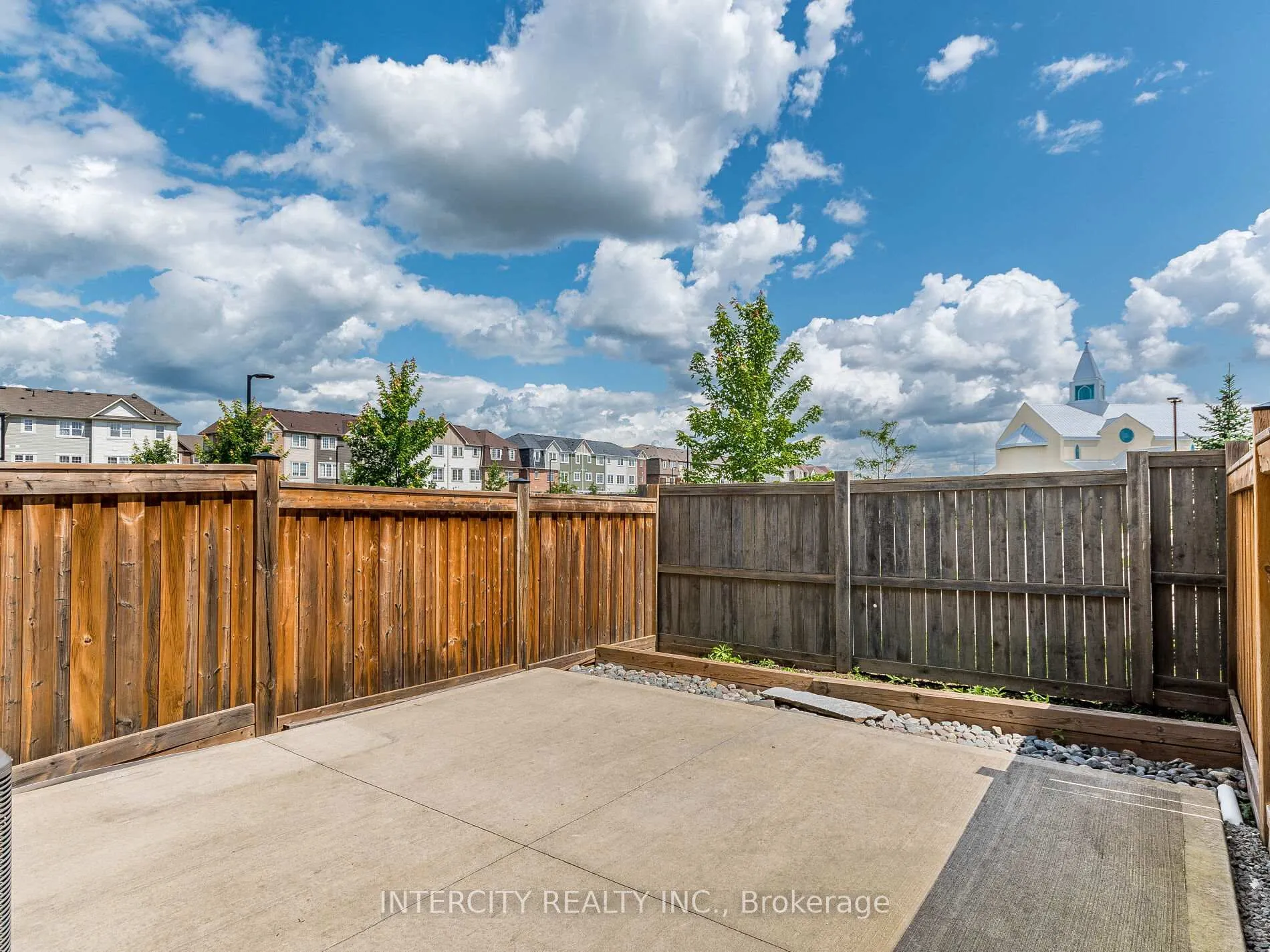 Photo 42 of 21 Vanhorne Close, Brampton, Brampton North — HOMEH