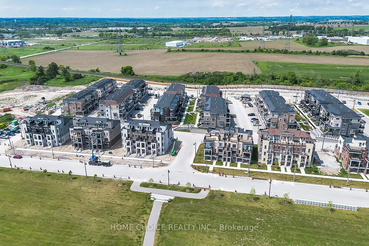 Photo 4 of 26B Lookout Drive, Clarington, Bowmanville — HOMEH