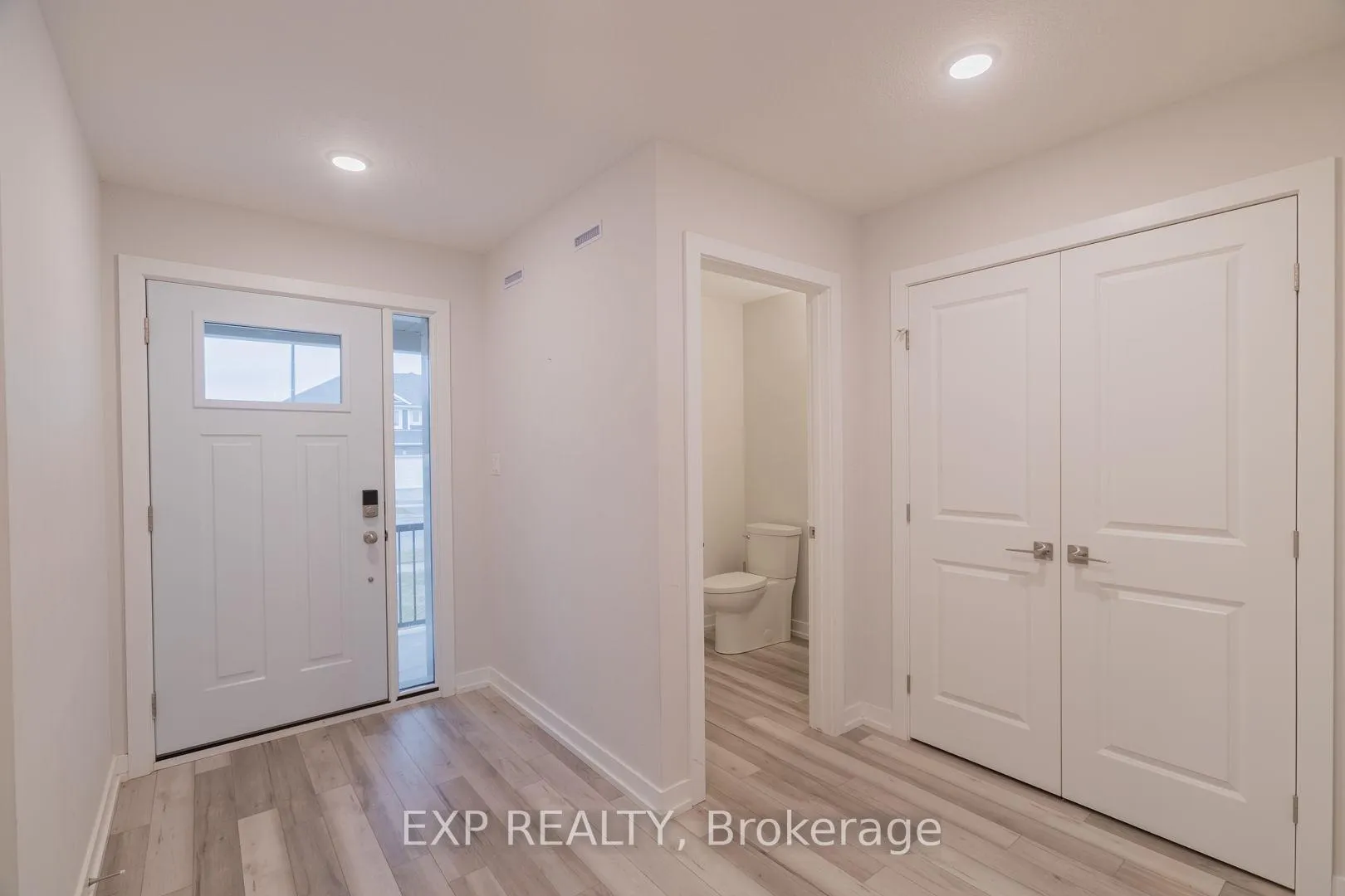 Photo 2 of 150 Empire Parkway, St. Thomas — HOMEH