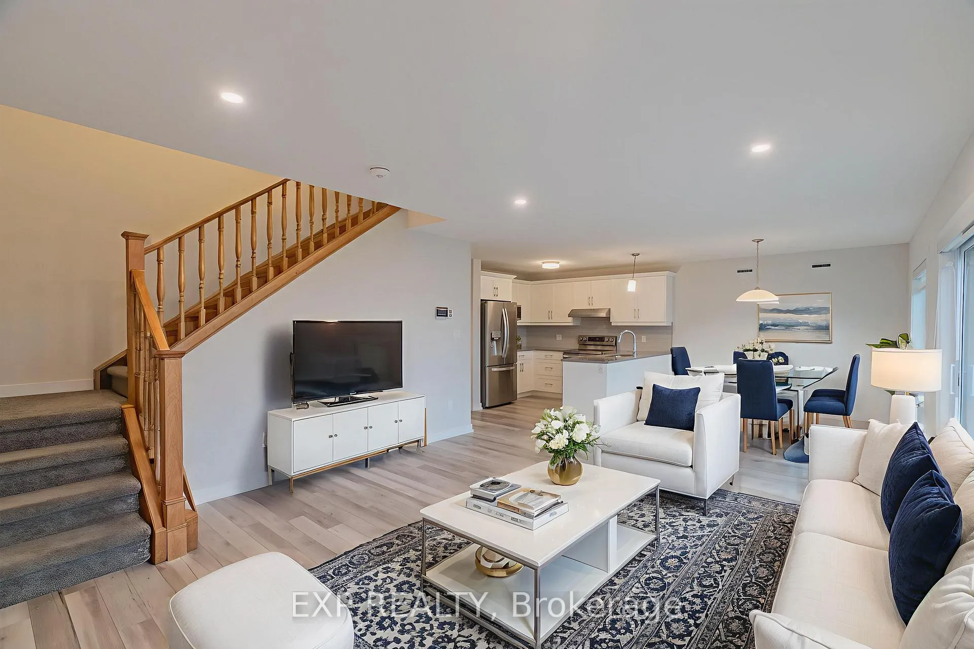 Photo 9 of 150 Empire Parkway, St. Thomas — HOMEH