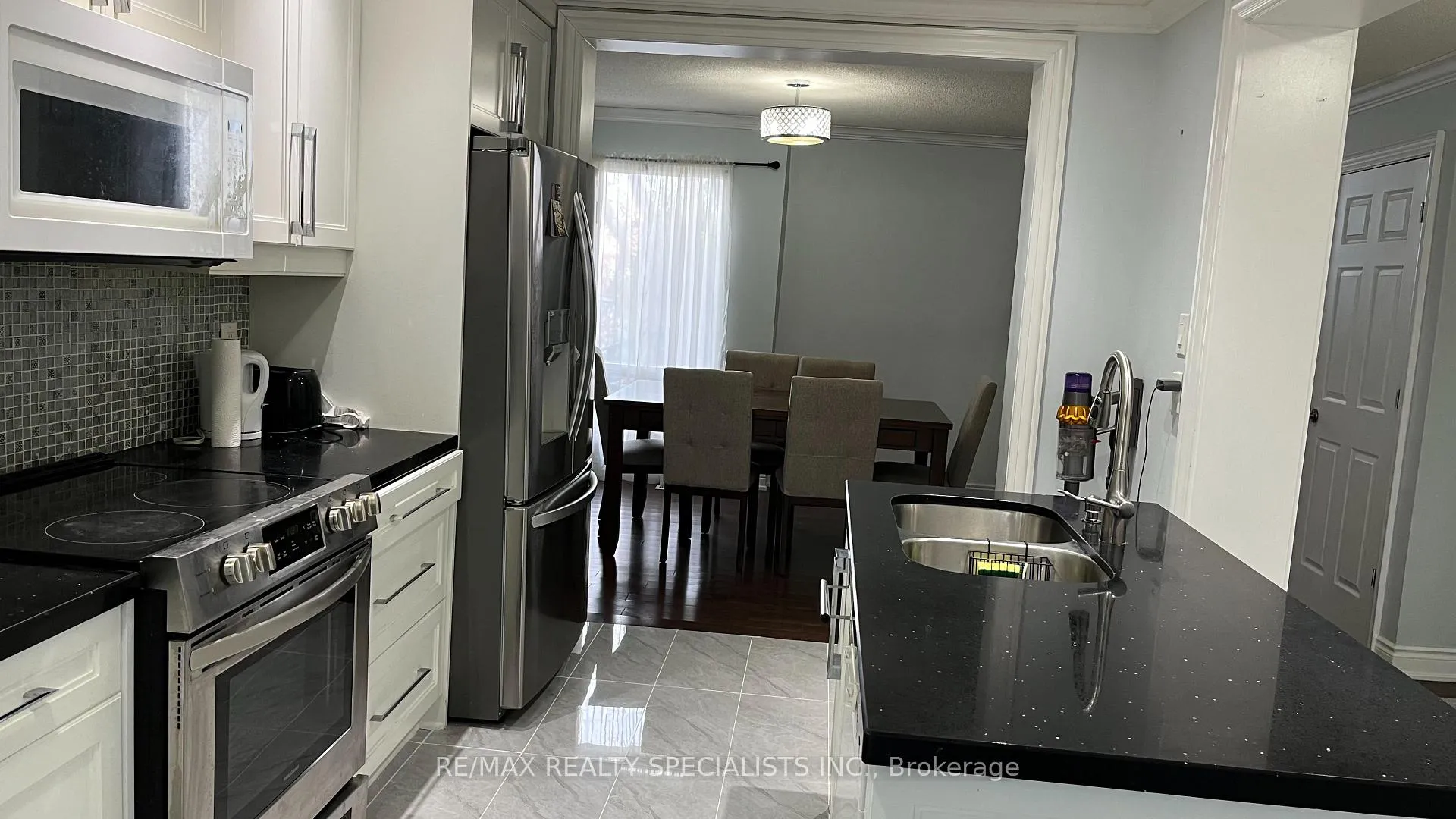 Photo 12 of 62 Camberley Crescent, Brampton, Brampton North — HOMEH