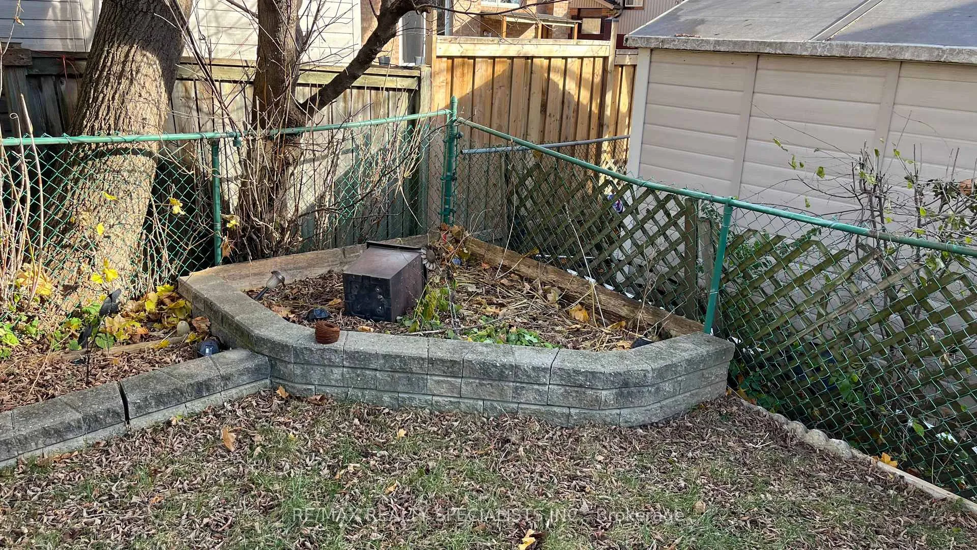 Photo 33 of 62 Camberley Crescent, Brampton, Brampton North — HOMEH