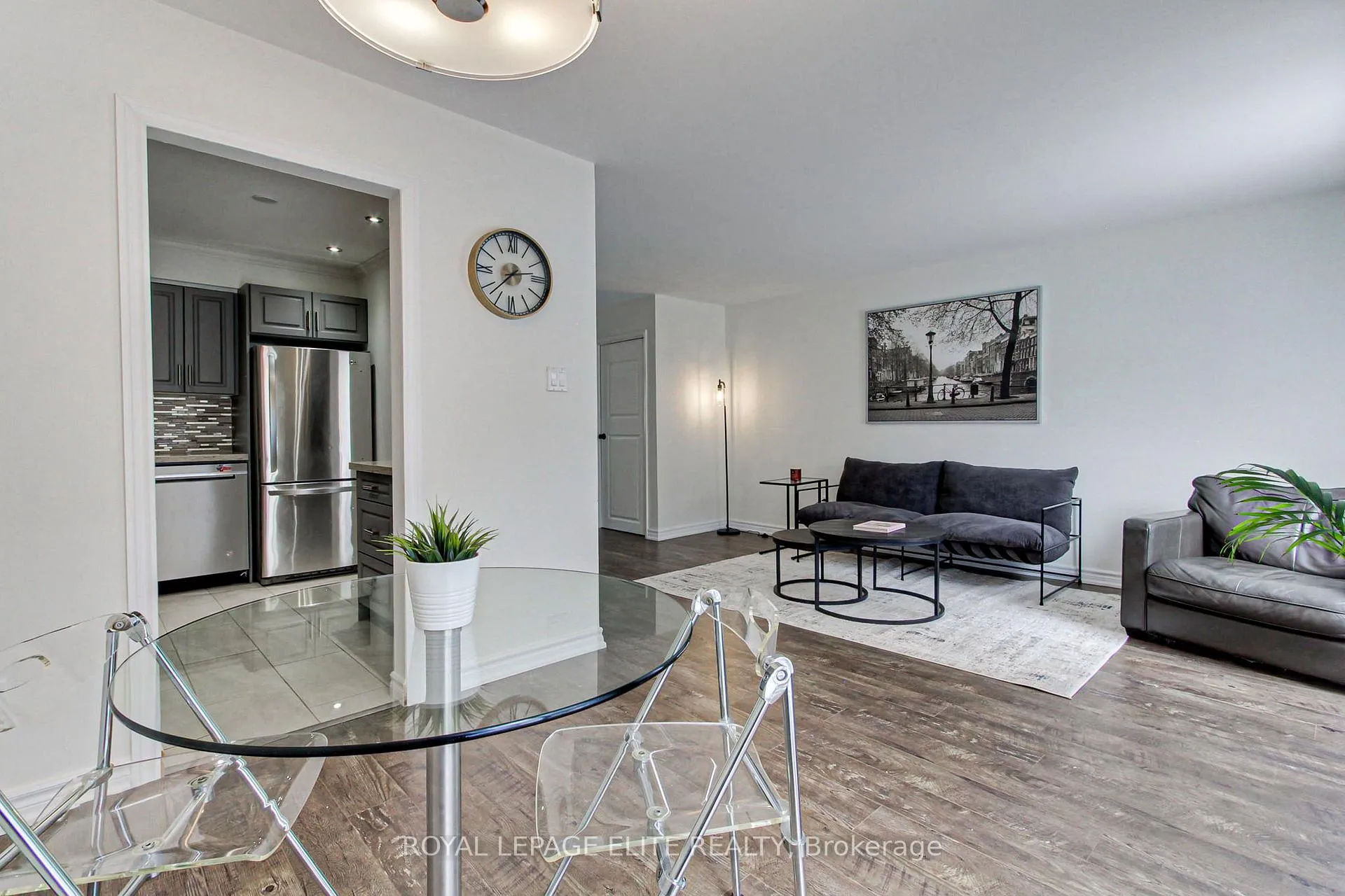 Photo 9 of 19 Lindisfarne Way, Markham, Markham Village — HOMEH