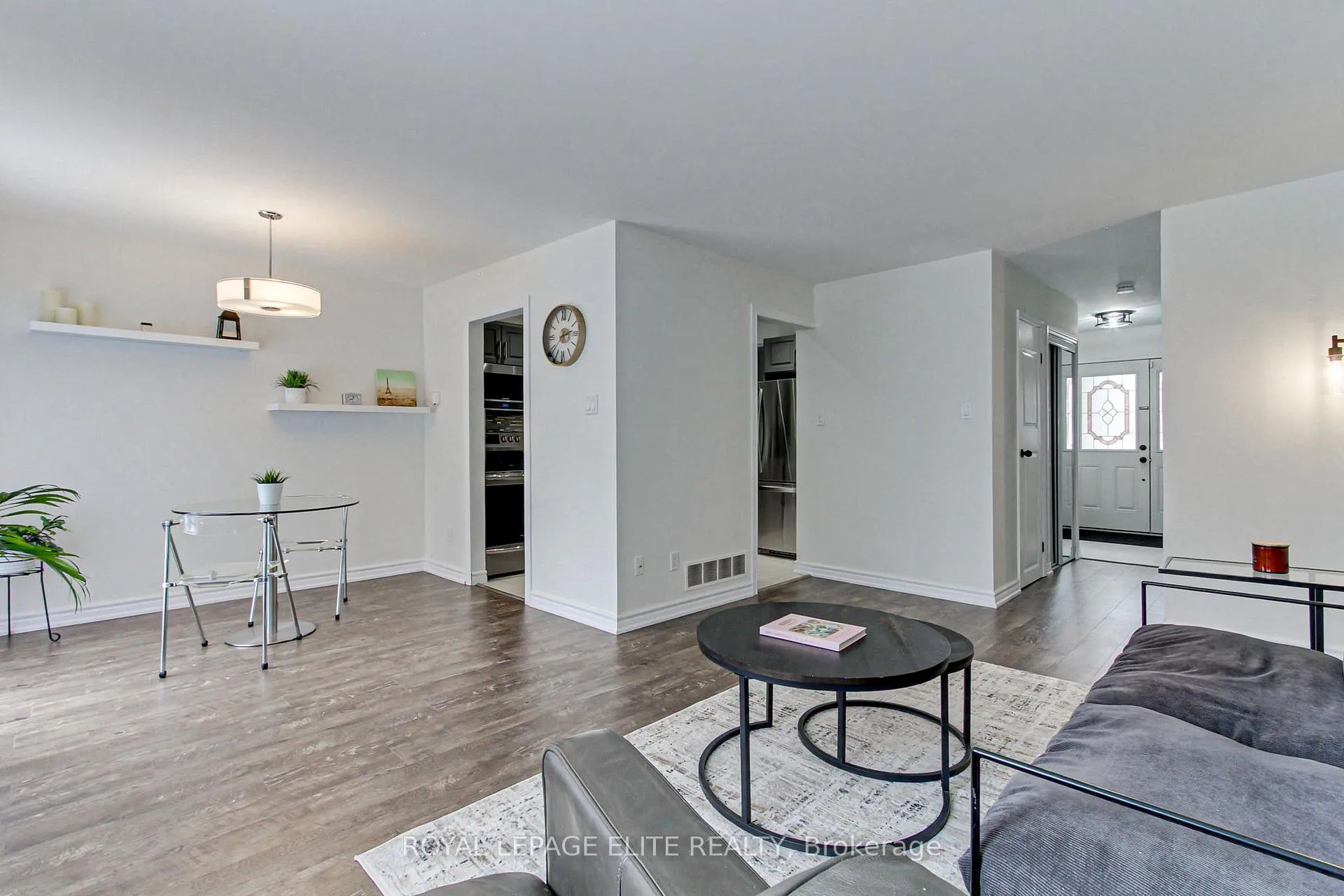 Photo 10 of 19 Lindisfarne Way, Markham, Markham Village — HOMEH