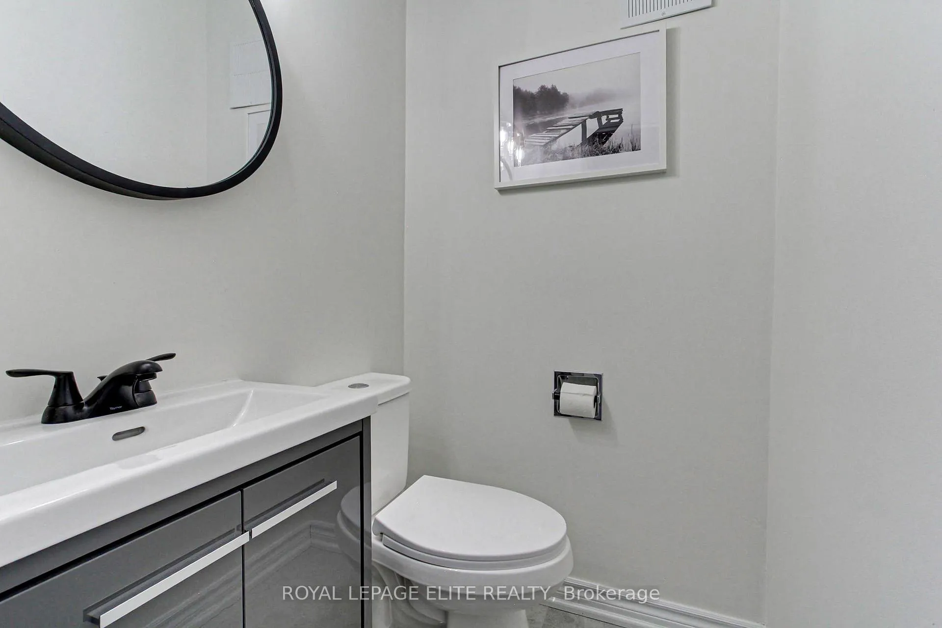 Photo 18 of 19 Lindisfarne Way, Markham, Markham Village — HOMEH