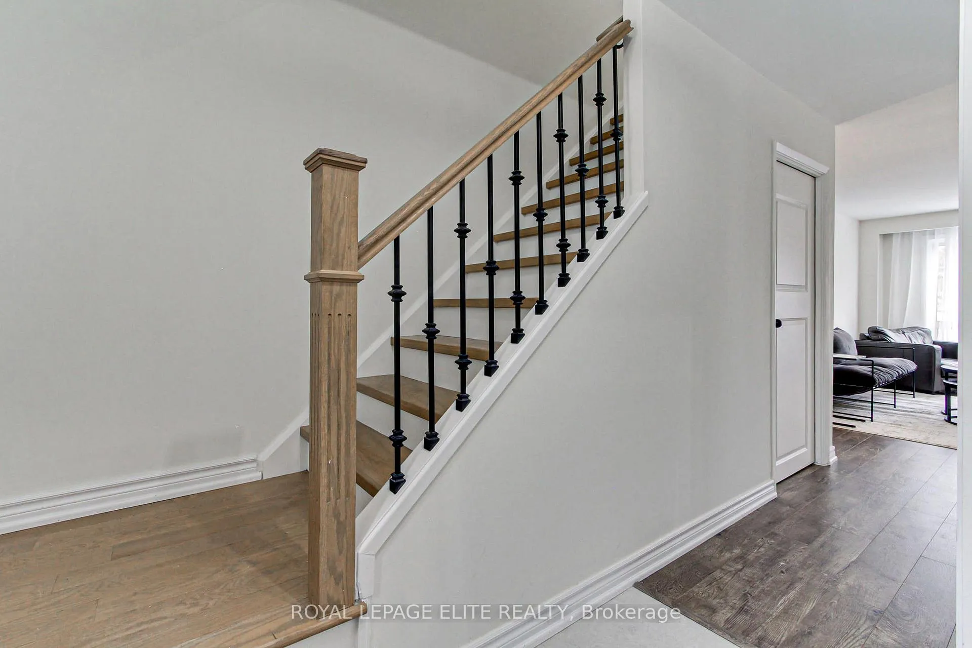 Photo 19 of 19 Lindisfarne Way, Markham, Markham Village — HOMEH
