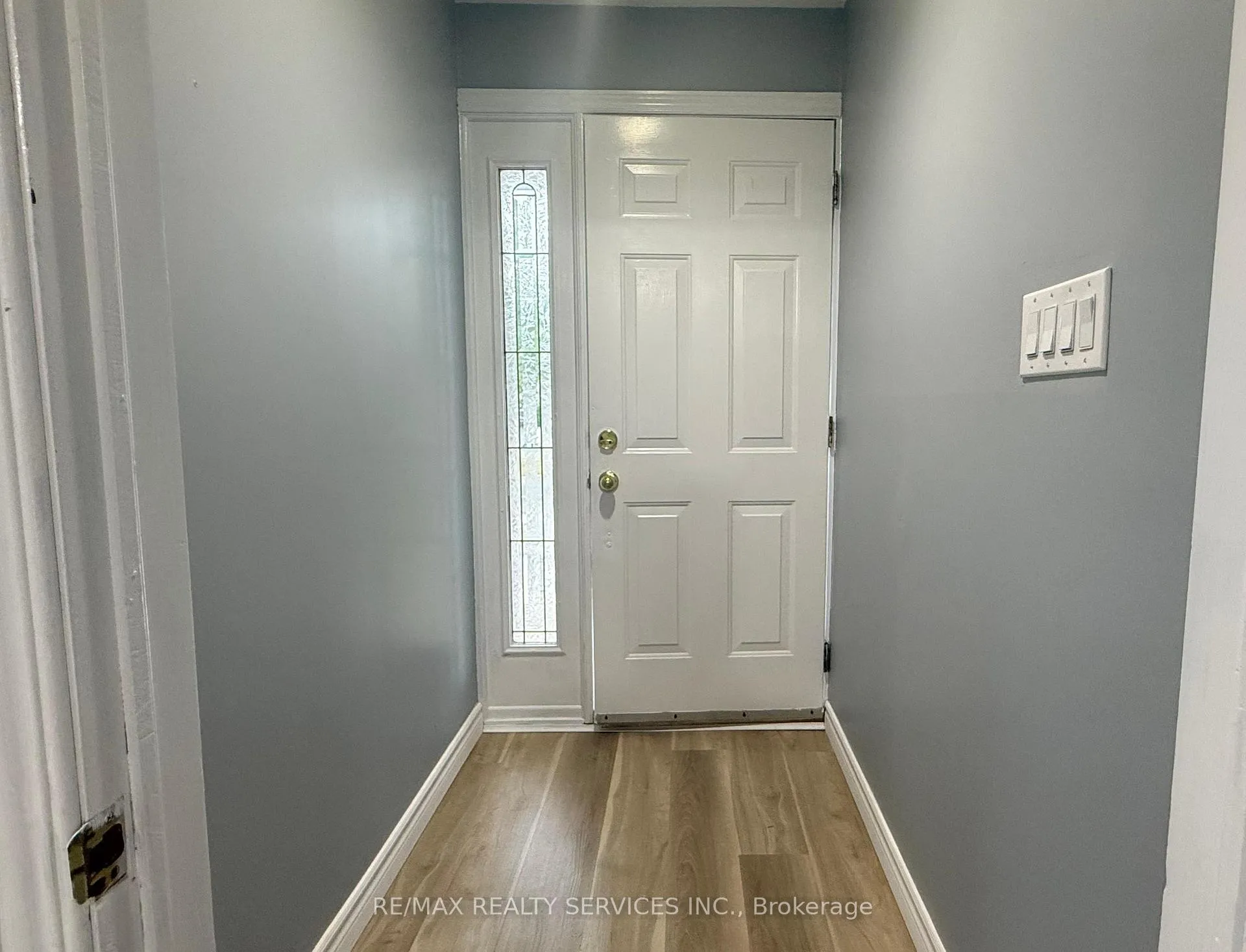 Photo 4 of 163 Mcmurchy Avenue, Brampton, Brampton South — HOMEH