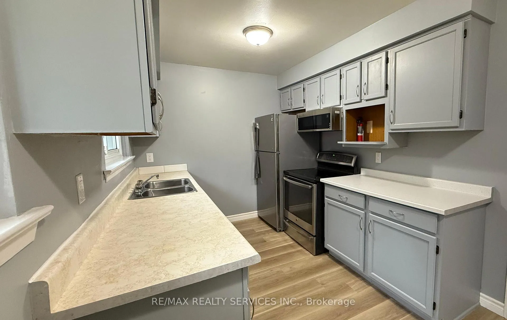 Photo 9 of 163 Mcmurchy Avenue, Brampton, Brampton South — HOMEH