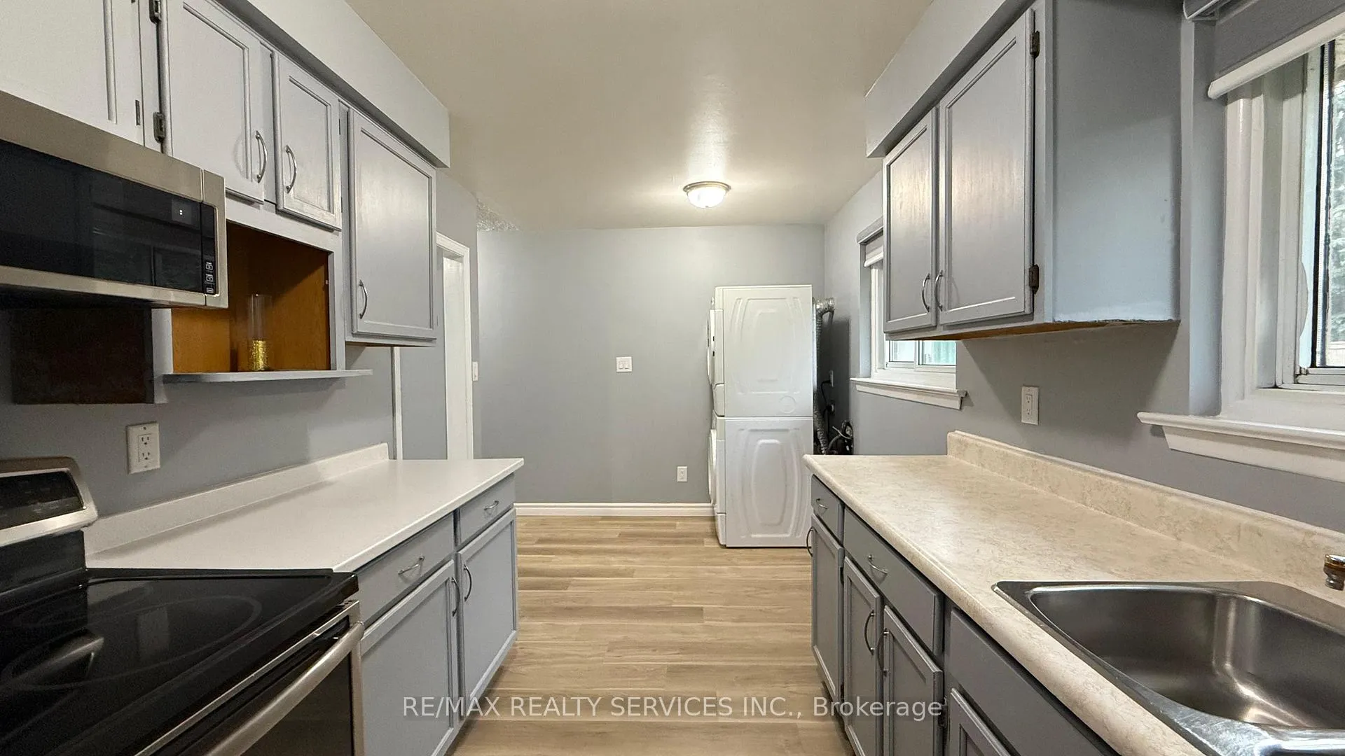 Photo 10 of 163 Mcmurchy Avenue, Brampton, Brampton South — HOMEH