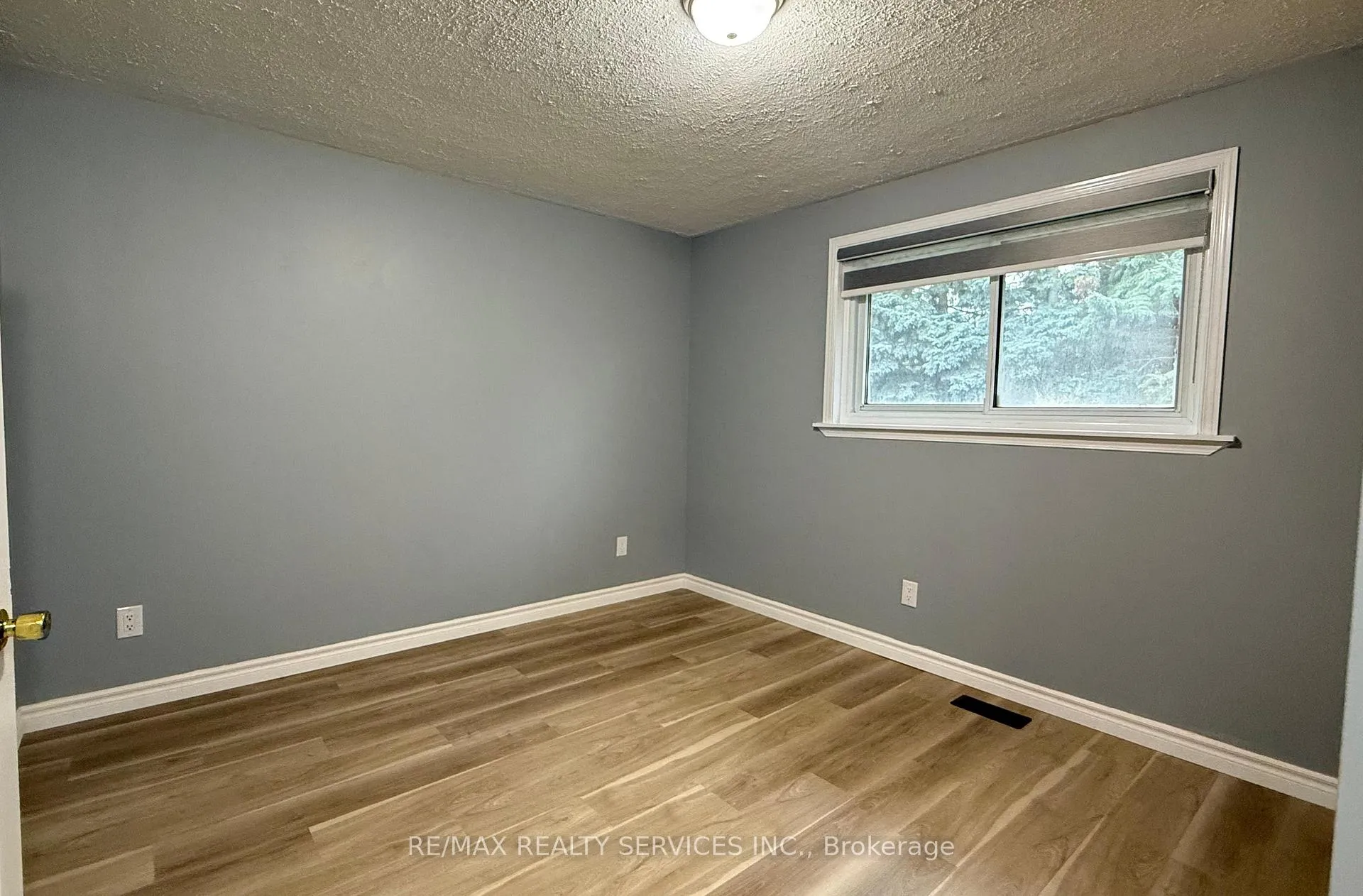 Photo 14 of 163 Mcmurchy Avenue, Brampton, Brampton South — HOMEH