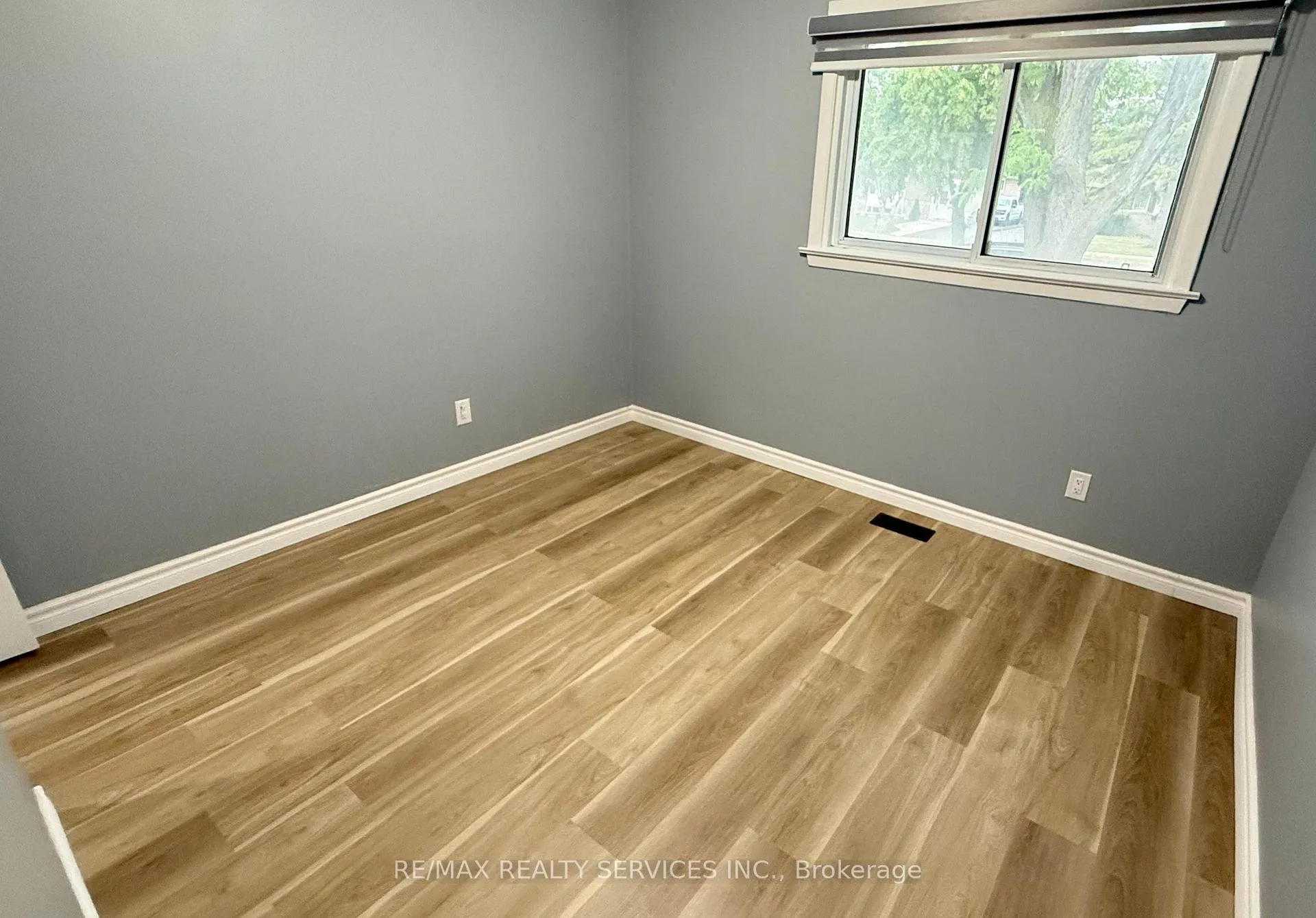 Photo 16 of 163 Mcmurchy Avenue, Brampton, Brampton South — HOMEH