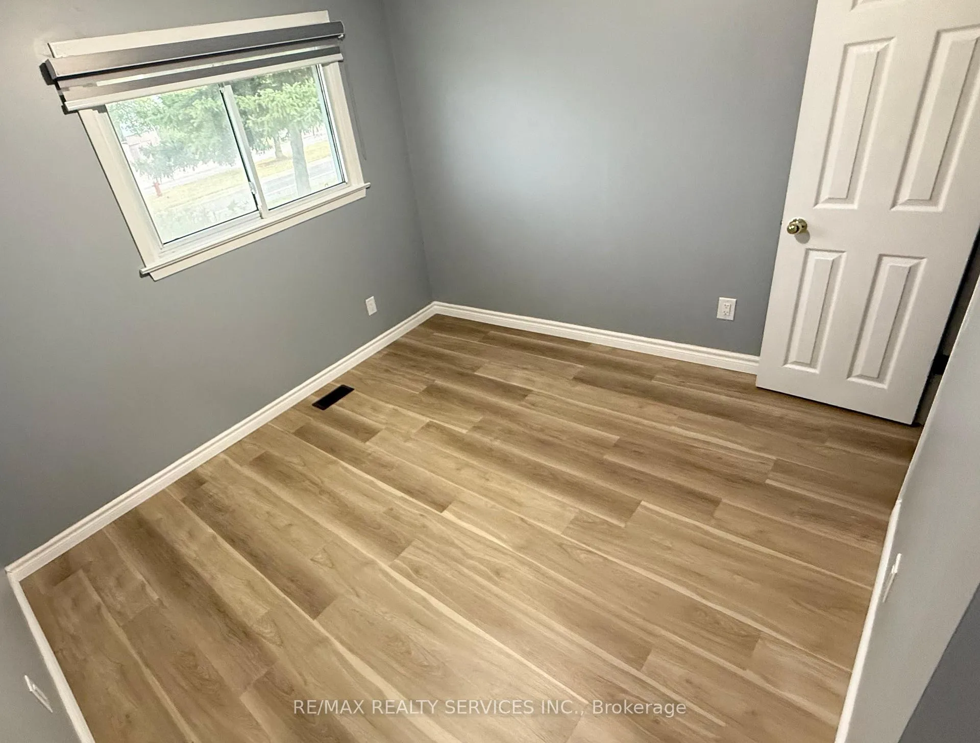 Photo 17 of 163 Mcmurchy Avenue, Brampton, Brampton South — HOMEH