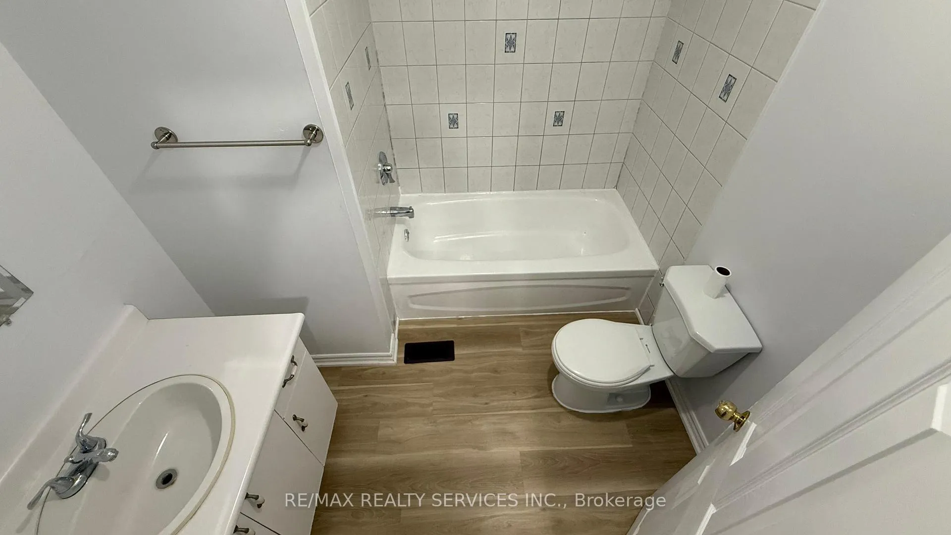 Photo 20 of 163 Mcmurchy Avenue, Brampton, Brampton South — HOMEH