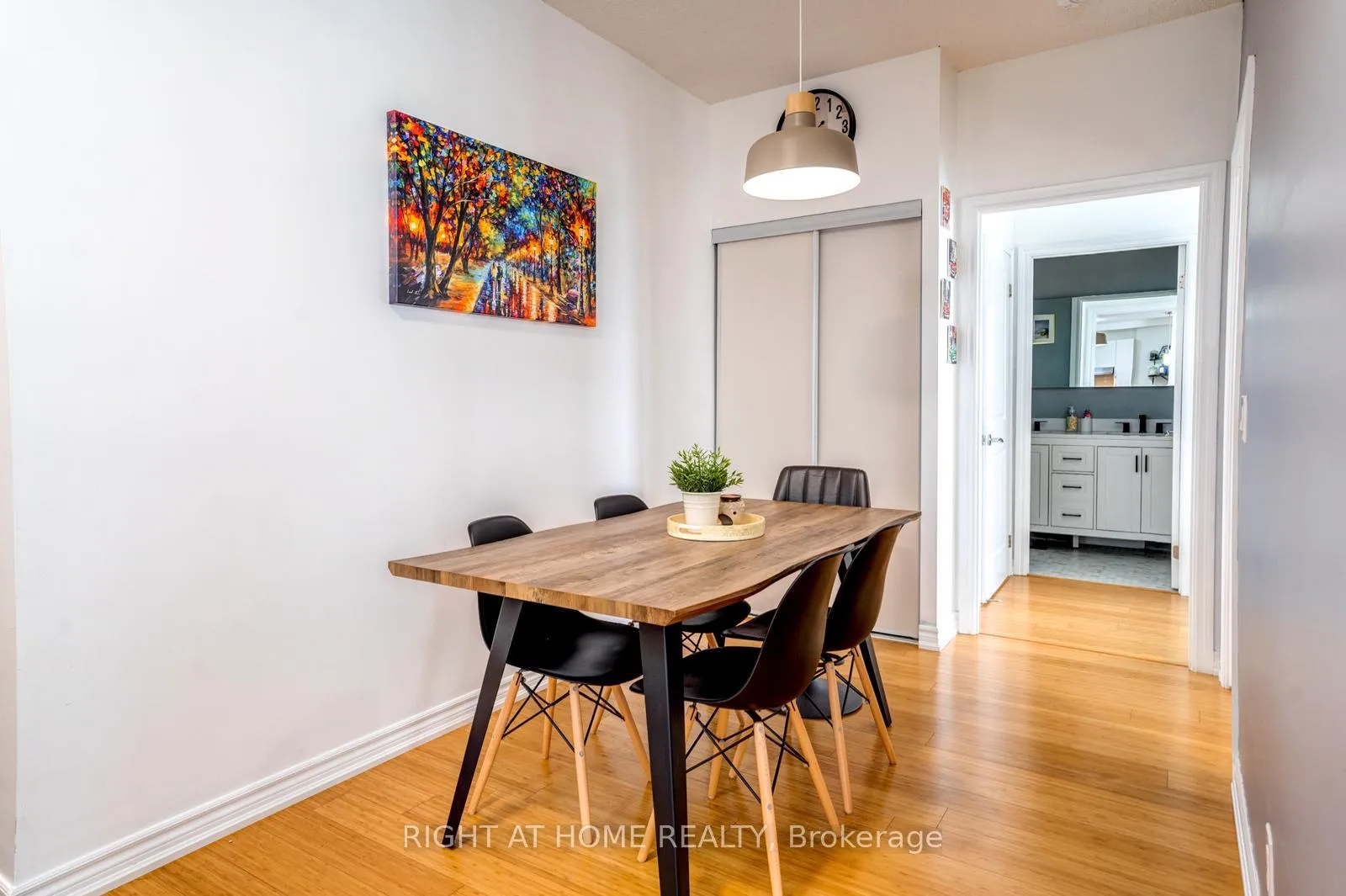 Photo 13 of 7730 Kipling Avenue, Vaughan, West Woodbridge — HOMEH
