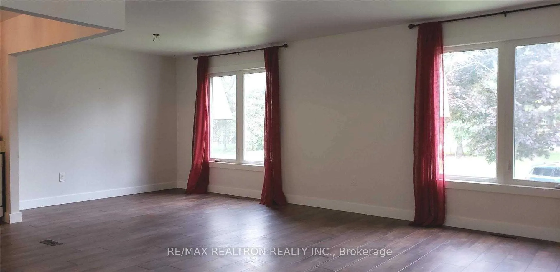 Photo 6 of Unit Main, 13 Springdale Drive, Barrie, Cundles East — HOMEH