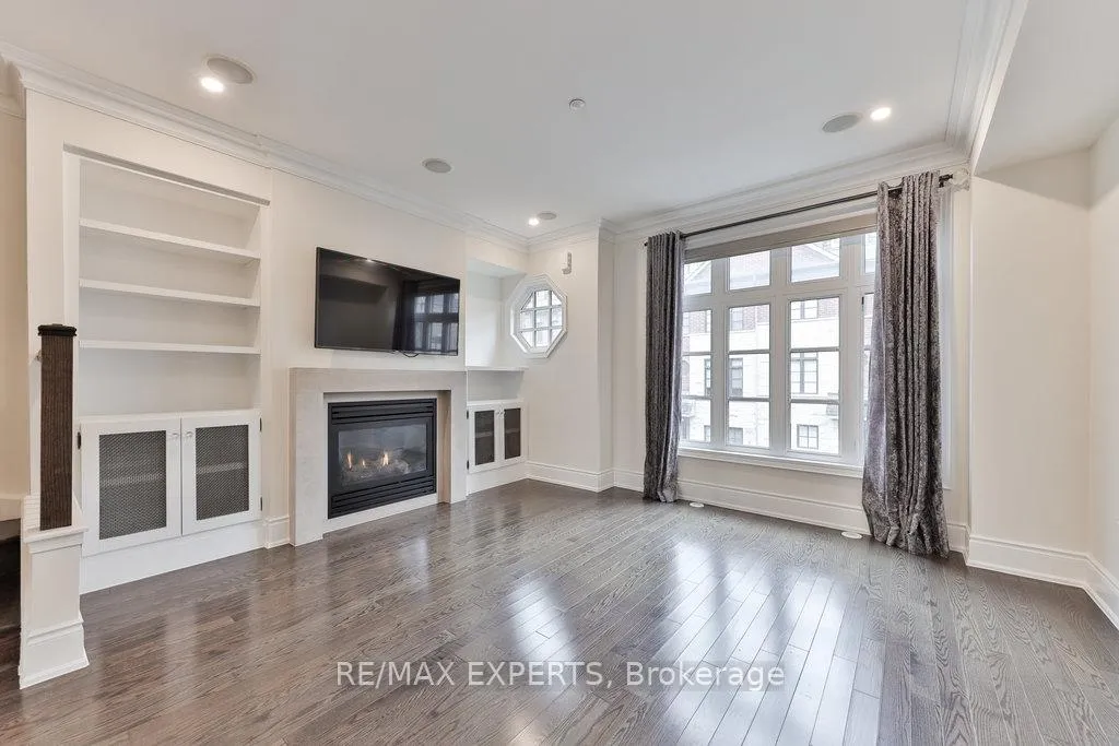 Photo 3 of 25 Powseland Crescent, Vaughan, West Woodbridge — HOMEH