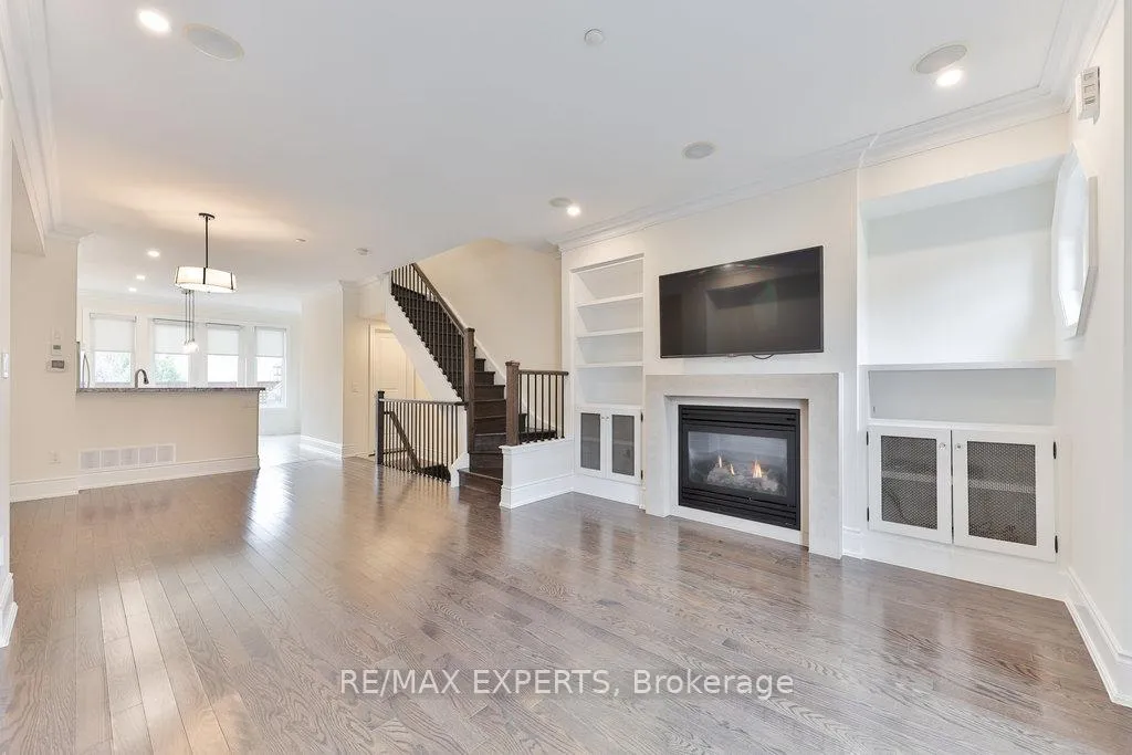 Photo 5 of 25 Powseland Crescent, Vaughan, West Woodbridge — HOMEH