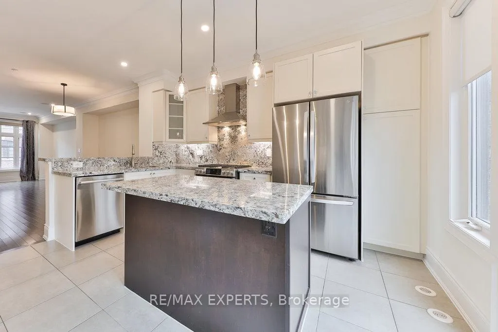 Photo 6 of 25 Powseland Crescent, Vaughan, West Woodbridge — HOMEH