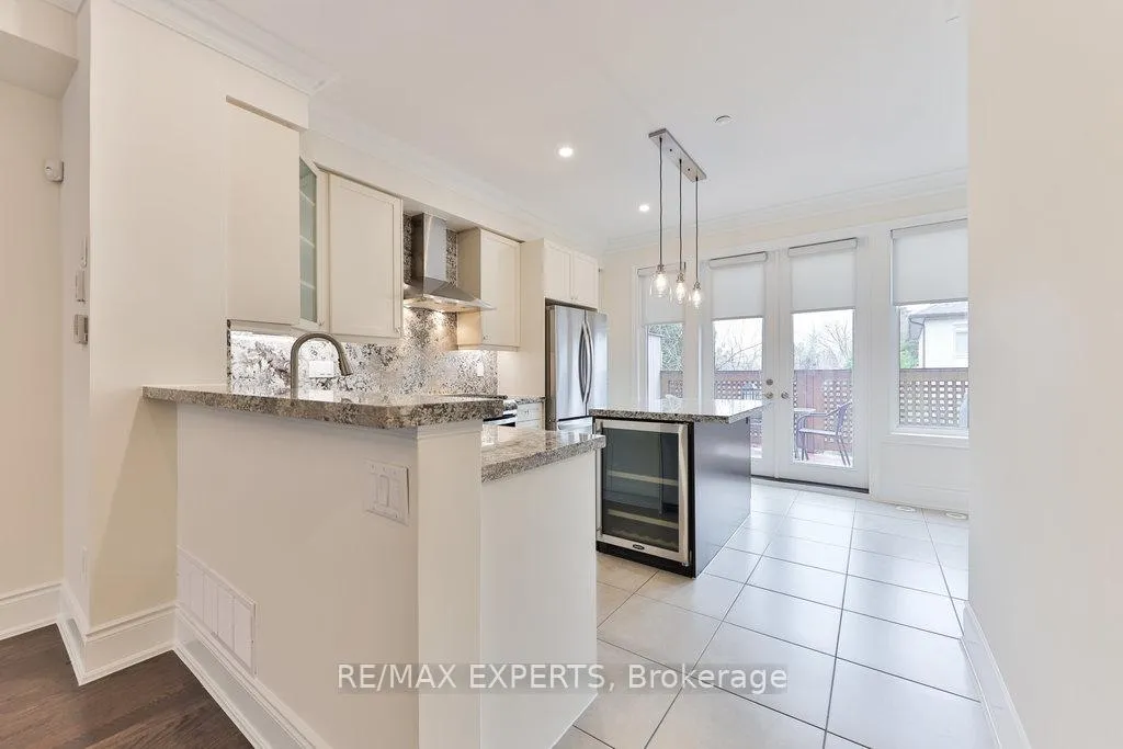Photo 12 of 25 Powseland Crescent, Vaughan, West Woodbridge — HOMEH
