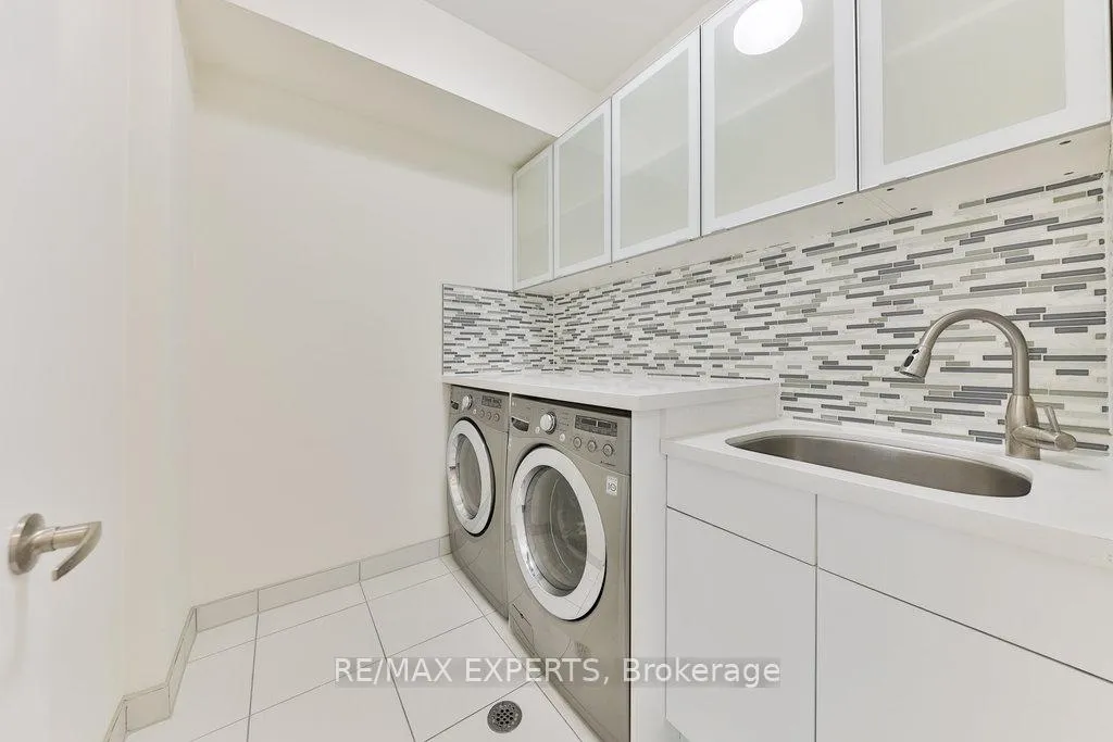 Photo 18 of 25 Powseland Crescent, Vaughan, West Woodbridge — HOMEH