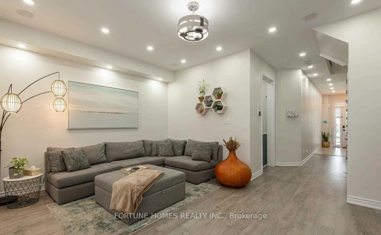 Photo 3 of 119 Benadir Avenue, Caledon, Rural Caledon — HOMEH