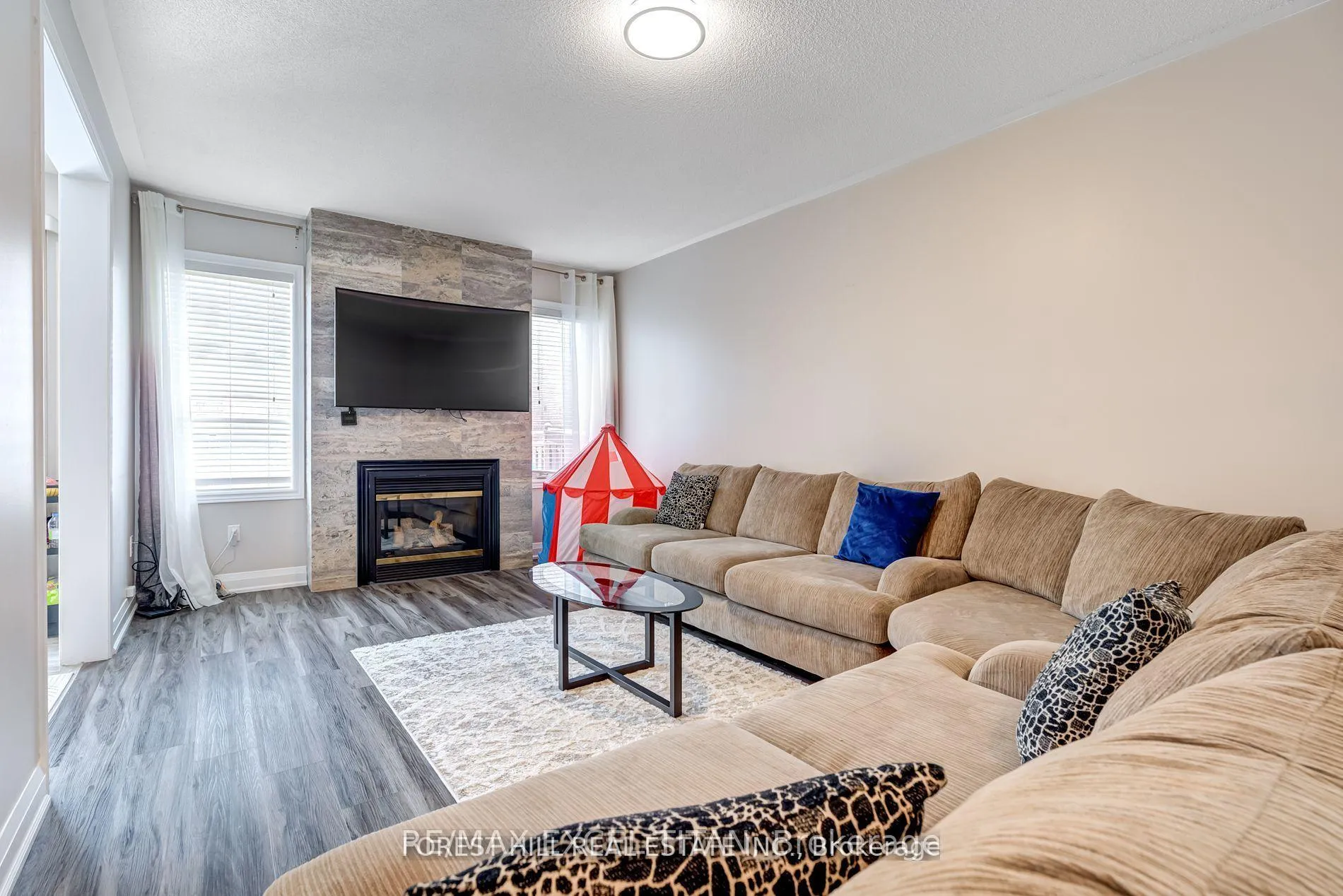 Photo 3 of 113 Destino Crescent, Vaughan, Vellore Village — HOMEH