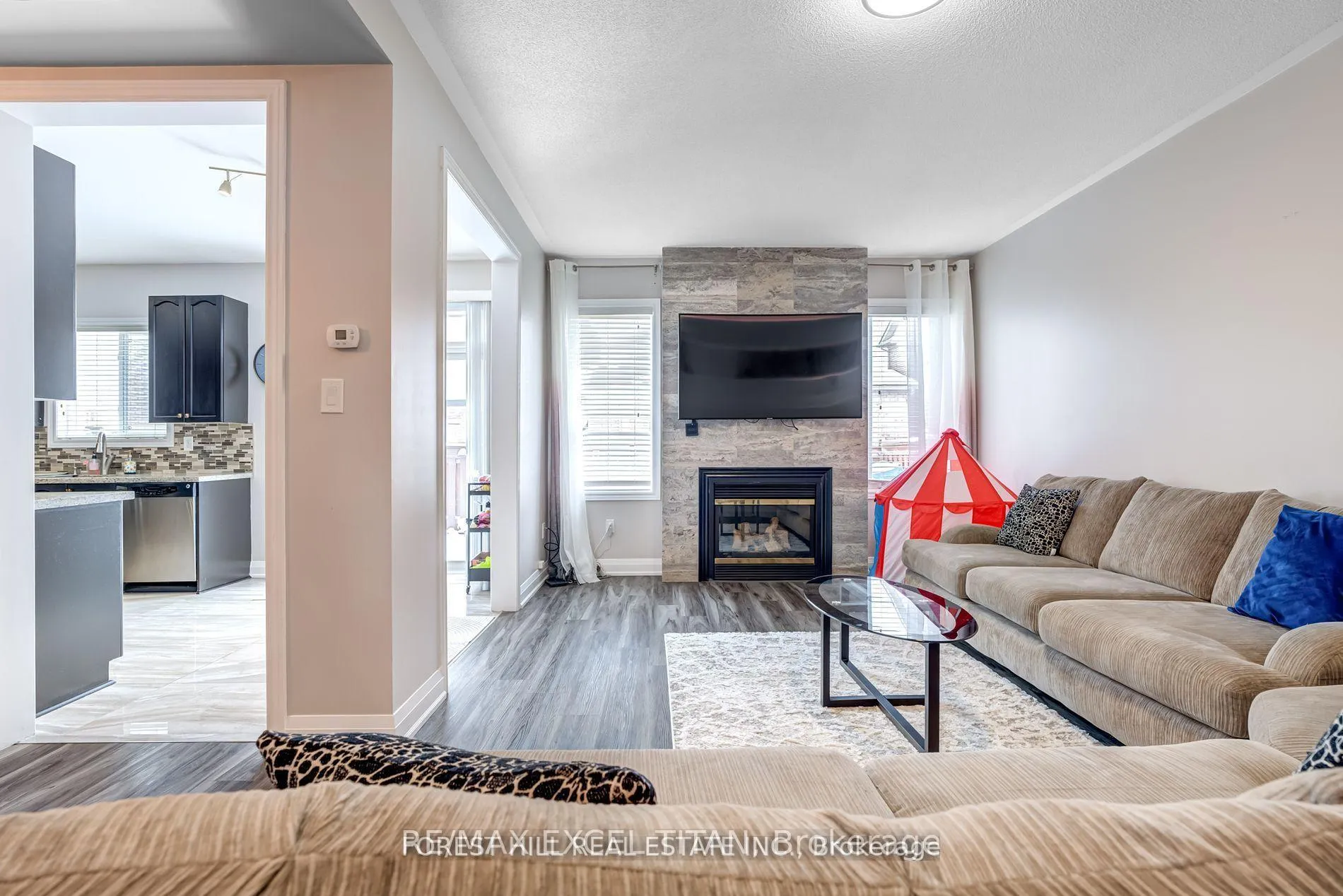 Photo 7 of 113 Destino Crescent, Vaughan, Vellore Village — HOMEH