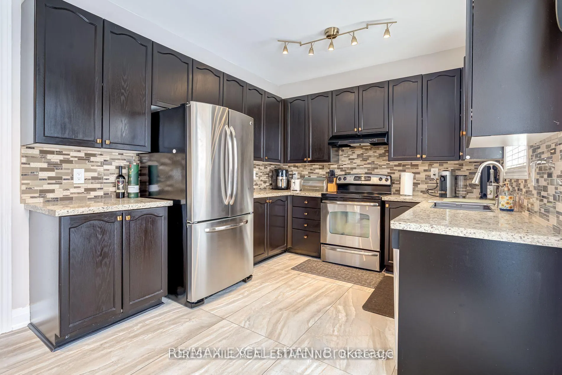 Photo 11 of 113 Destino Crescent, Vaughan, Vellore Village — HOMEH